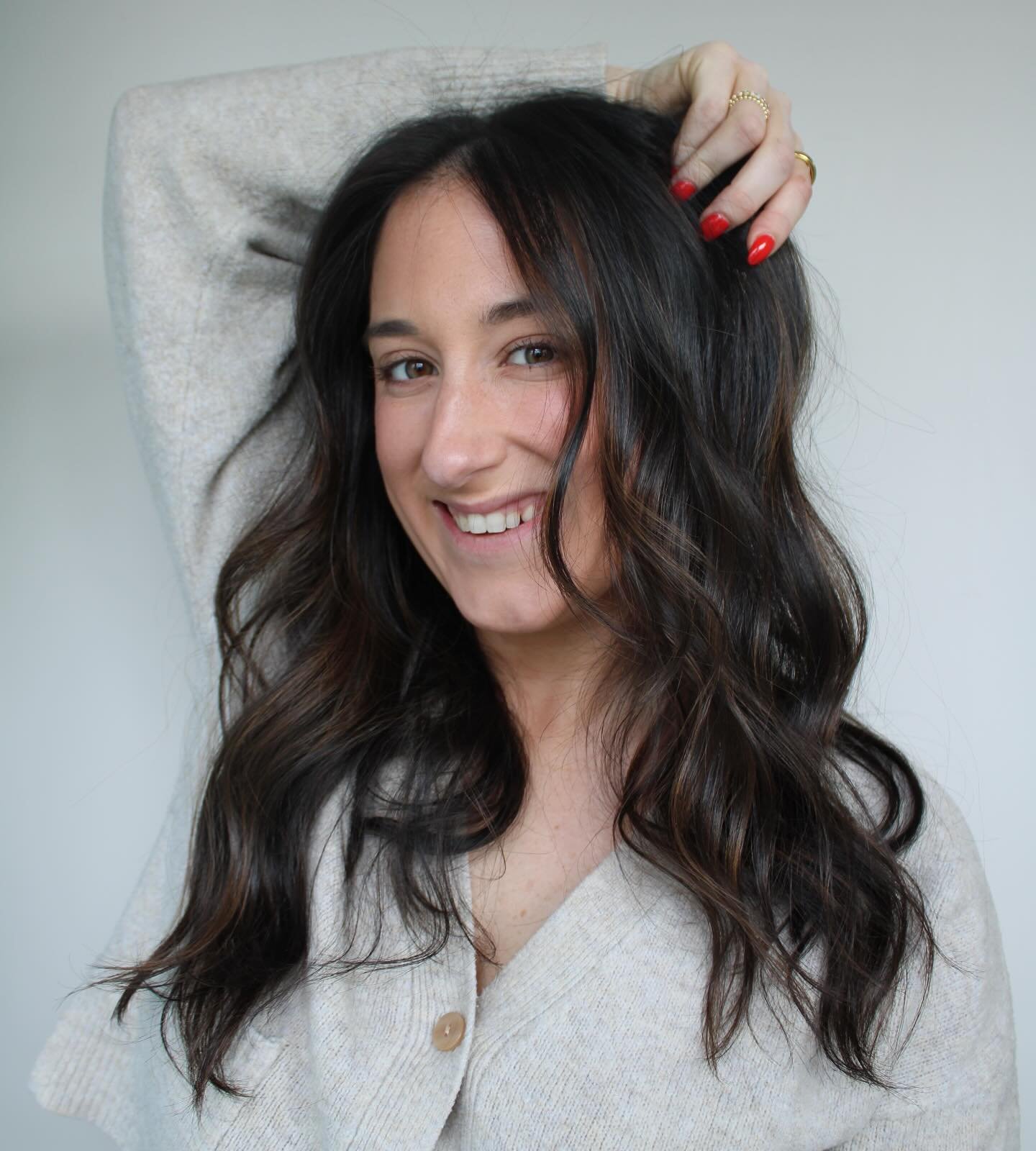 Soft, seamless, and effortlessly stunning—just how balayage should be🎨🖌️✨
balayage & haircut done by @__hairbyalexa__
📍Darien, CT
•
•
#balayageartists #balayageinspo #hairinspiration #hairgoals😍 #hairfyp #hairstyle #hairofth