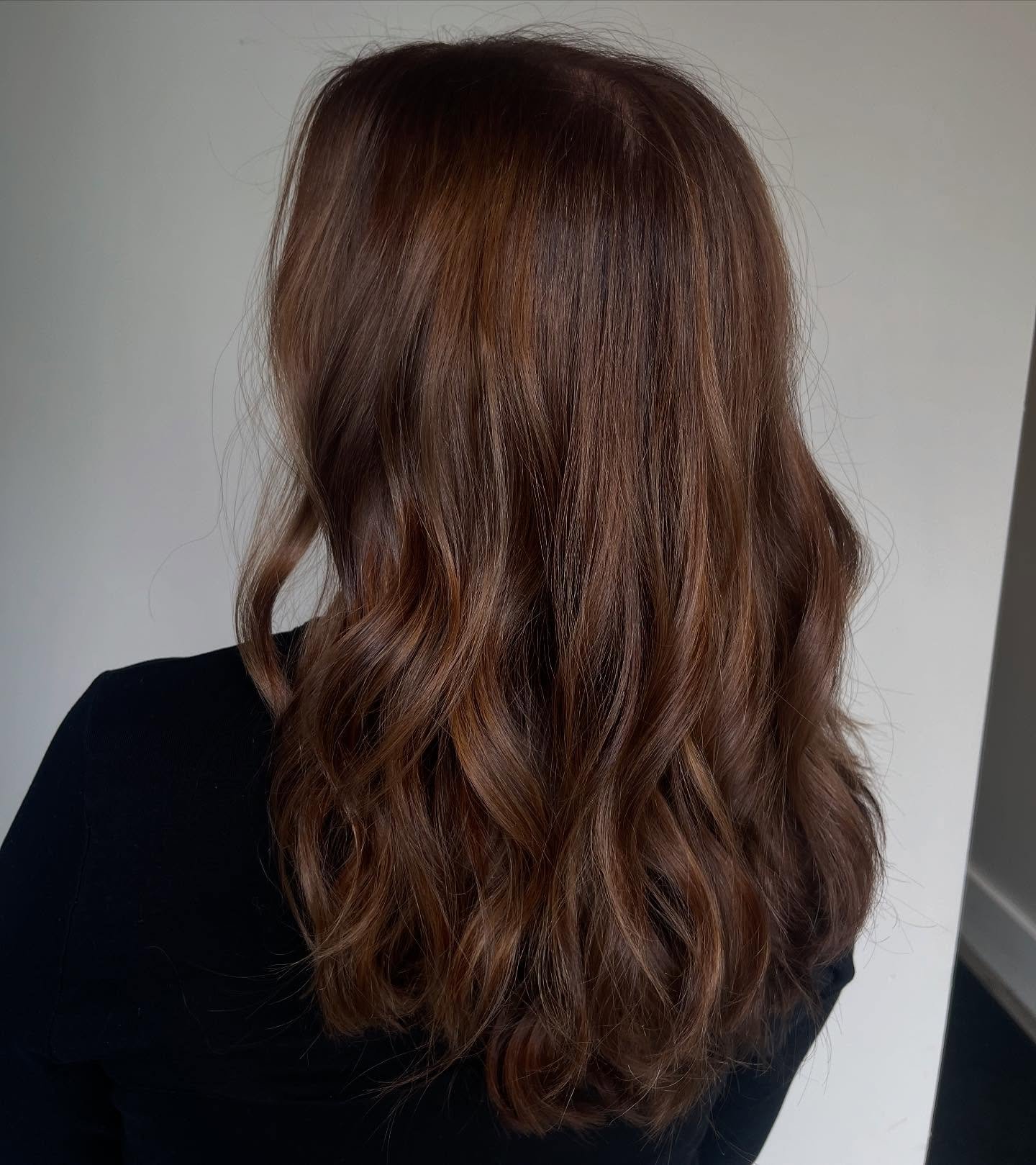 Brunette, but make it golden hour☀️🌅🤎🟫
balayage & haircut done by @hairby_sierradel
📍Darien, CT
• call 203-202-7266 to book today or click link in BIO
•
•
#bookyourappointmenttoday‼️☎️ #balayaged #mastersofbalayage #behindth
