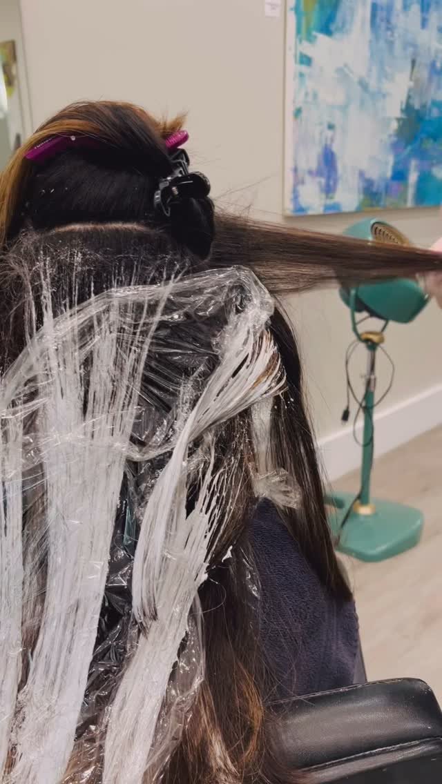 Balayage & blowout by @hairby_sierradel
📍Darien CT
• click our link in BIO and book your appointment today
• color, keratin, cut -we do it all🫶
•
•
#balayageartists #hairgoals #hairstylist #darienct #fyp #fypシ #haircut #ha