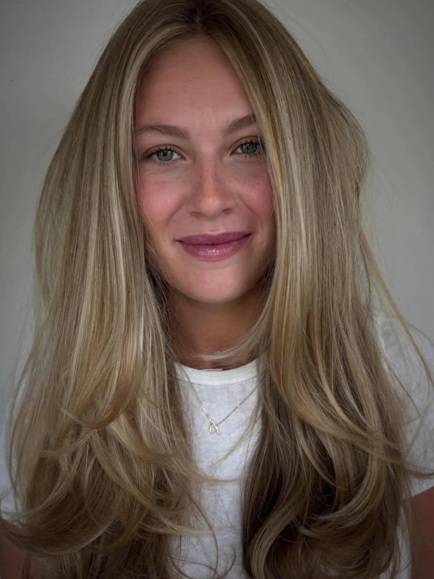 ✨ Fresh highlights + a flawless cut by @__hairbyalexa__
✨ Our gorgeous client is school-ready with the perfect hair glow-up! 💇🏼‍♀️💫
📲 New clients get 20% OFF their service of choice — text 203-571-9497 to book your transformation today