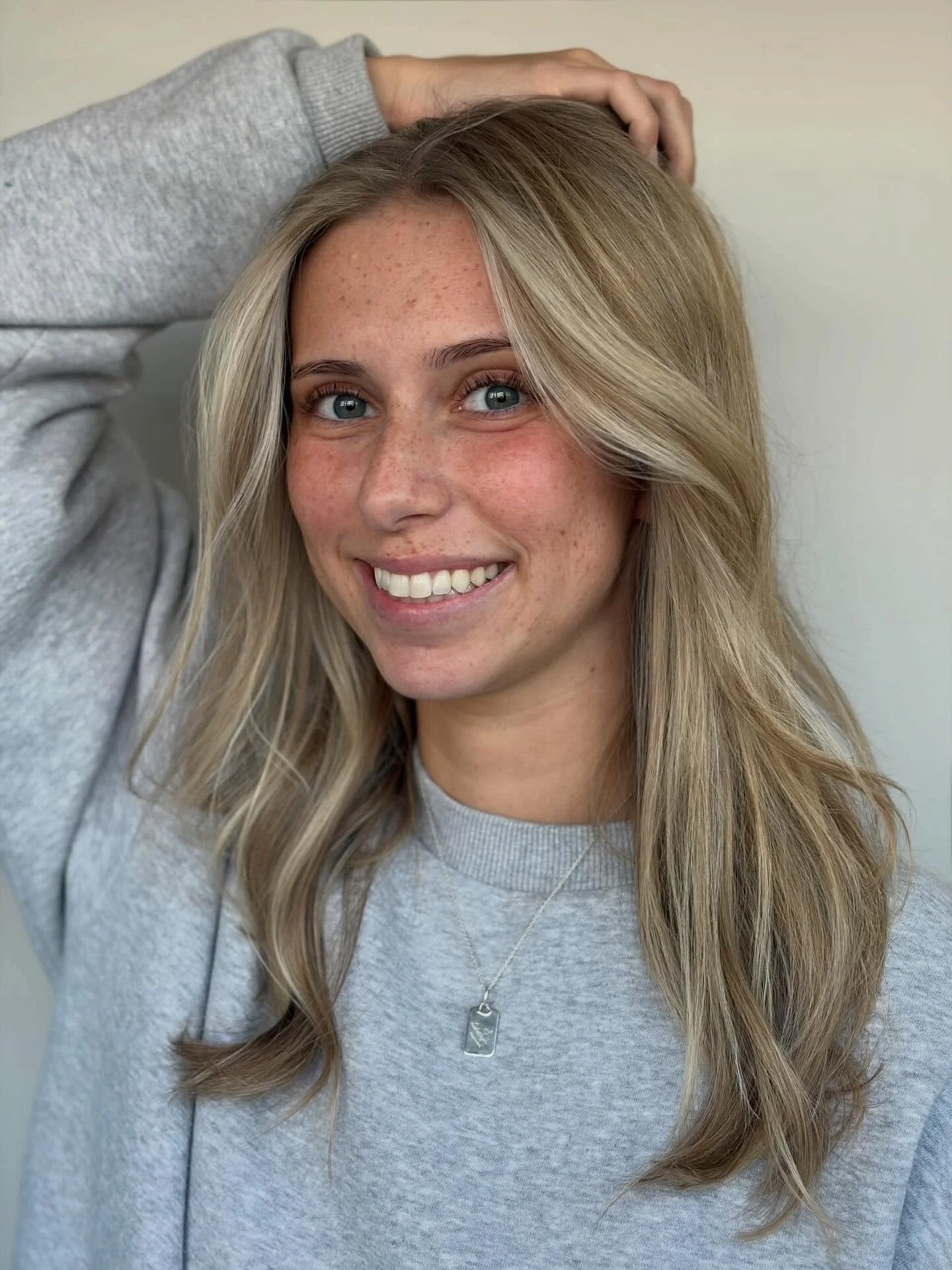 Seamless full balayage + a healthy haircut glow-up by @beautyhairby_bora 🤎✨
Call 203-202-7266 to book your appointment today.
New clients receive 20% off their service of choice!
&bull;
&bull;
#kerastase #hair #haircut #hairstyles #hairstylist #hair