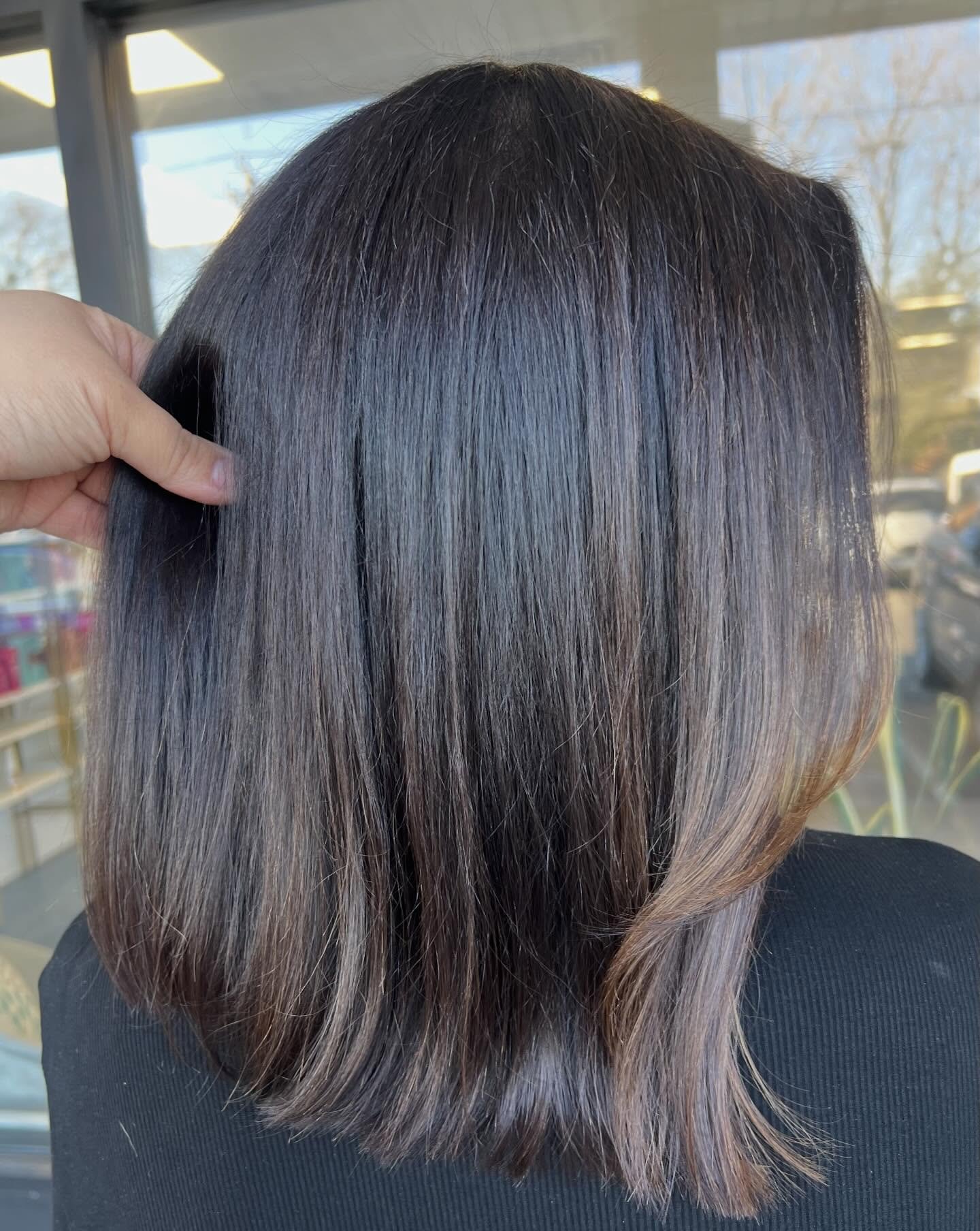 Shine restored. Shape perfected. ✂️👏
Glaze and haircut by @manestylelyss_ 
&bull; call 203-292-5835 to book your appointment today! 
&bull;
&bull;
#glazeandhaircut #haircolor #hairstylist #hairoftheday #fairfieldcountyct