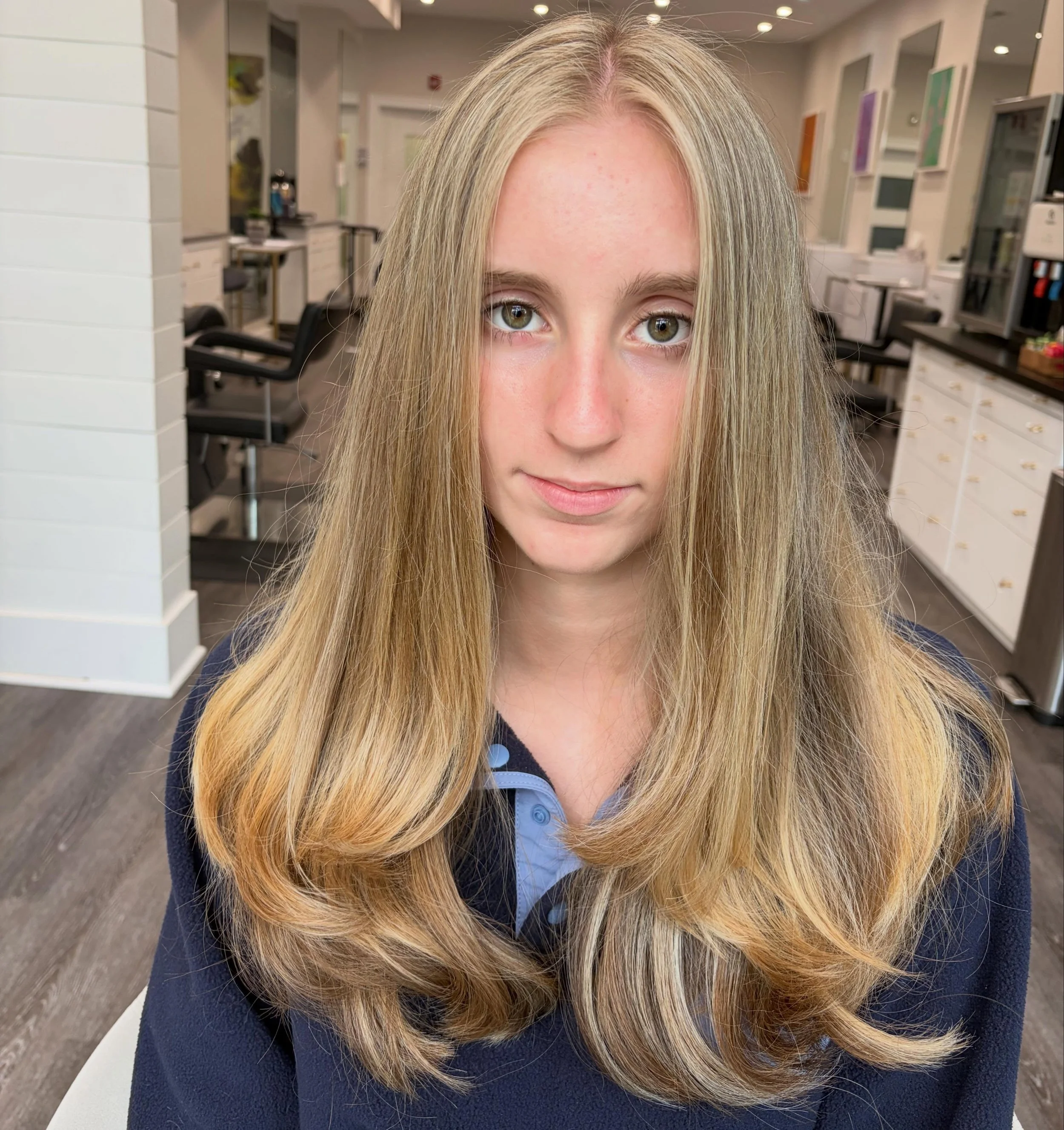 Soft face frame highlights + fresh haircut ✨
Done by Bora 🤍
Text 203-571-9497 to book your appointment today
&bull;
&bull;
#faceframinghighlights #hairgoals😍 #hairstylist #hairstyles #hairdresser