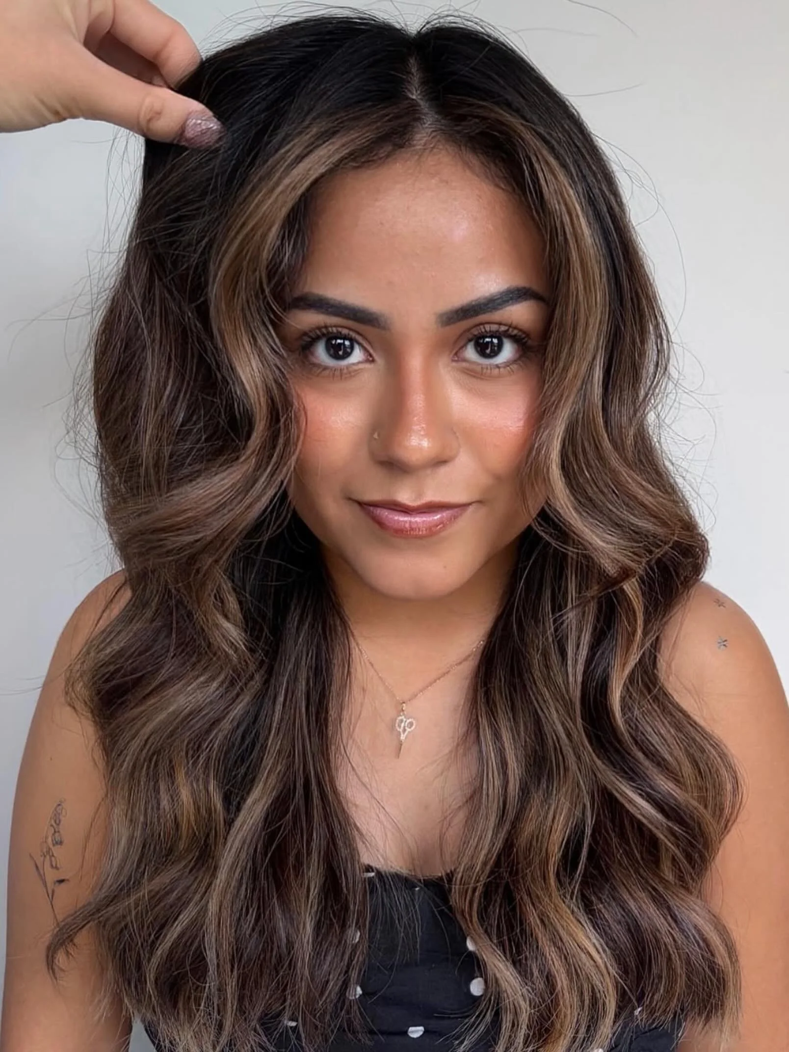 sun-kissed and styled to perfection ☀️
partial balayage + style by Angelica in our Darien location 💇🏽&zwj;♀️
call 203-202-7266 to book ✨
&bull;
&bull;
#bronde #balayage #balayagedandpainted #hairgoals😍