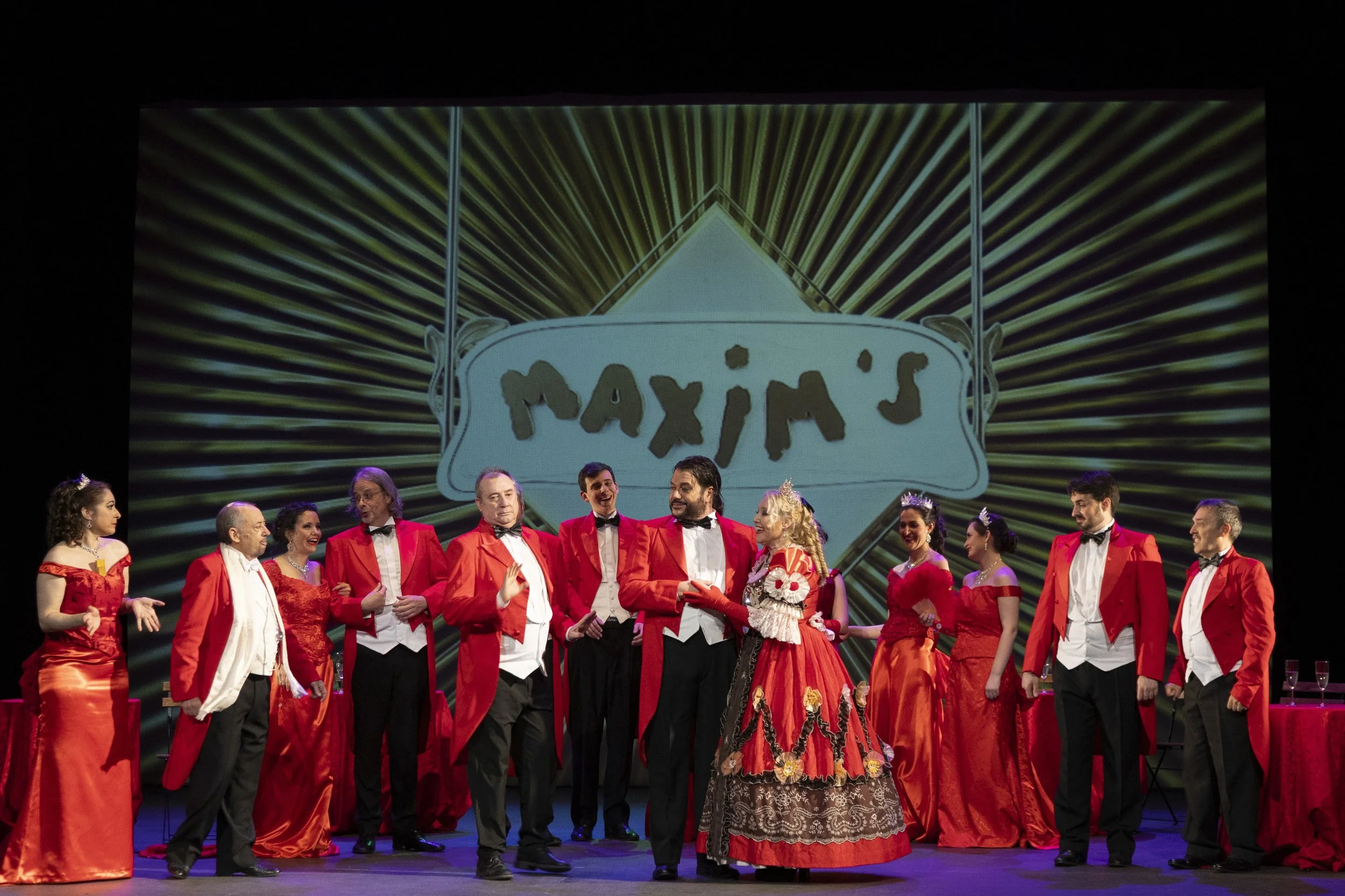 La Viuda Alegre, opereta vienesa de Franz Lehár, en la producción de la Compañía Lírica Amadeo Vives, protagonizada por Geraldine Larrosa - Innocence y Antonio Torres.