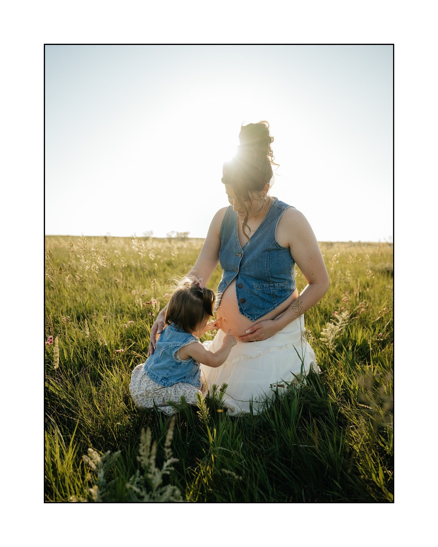 Another god given baby about to entire the world &amp; it will be blessed with such a kind and loving family &lt;3

#kansasphotographer #nikon #portraitphotography 
#midwestphotoshoot #photography #outdoorphotography #parttimephotographybusiness #mid