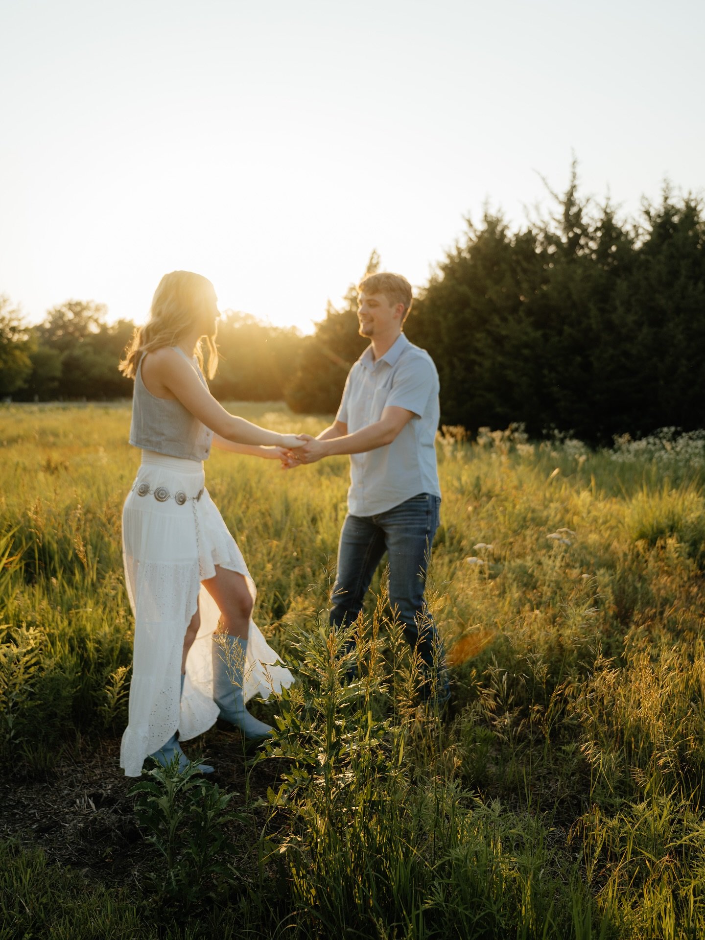 Reminiscing about this session with Becca, Brady, &amp; the star (who unfortunately wasn&rsquo;t pictured in this post) Vega 🐾 

I have been so busy recently starting a new job and still taking on as many photography clients as possible because I LO