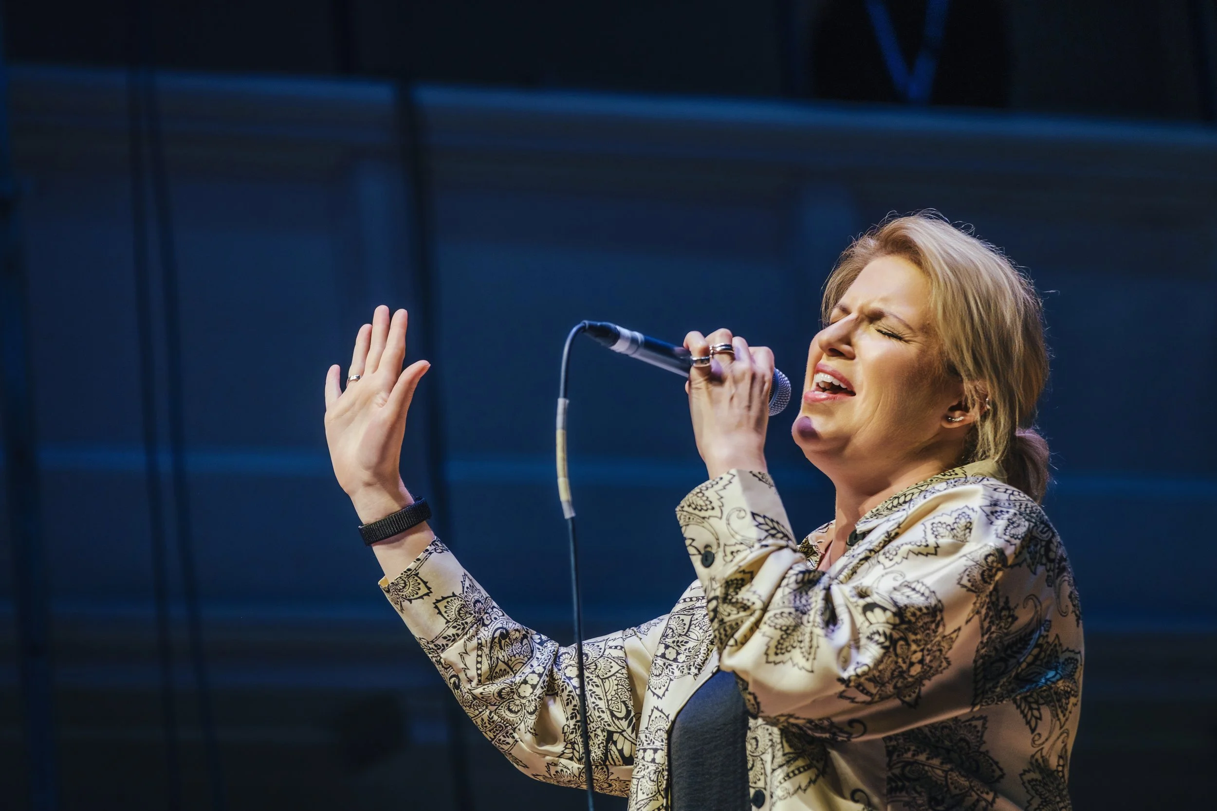 A musical journey across America hosted by renowned singer Clare Teal