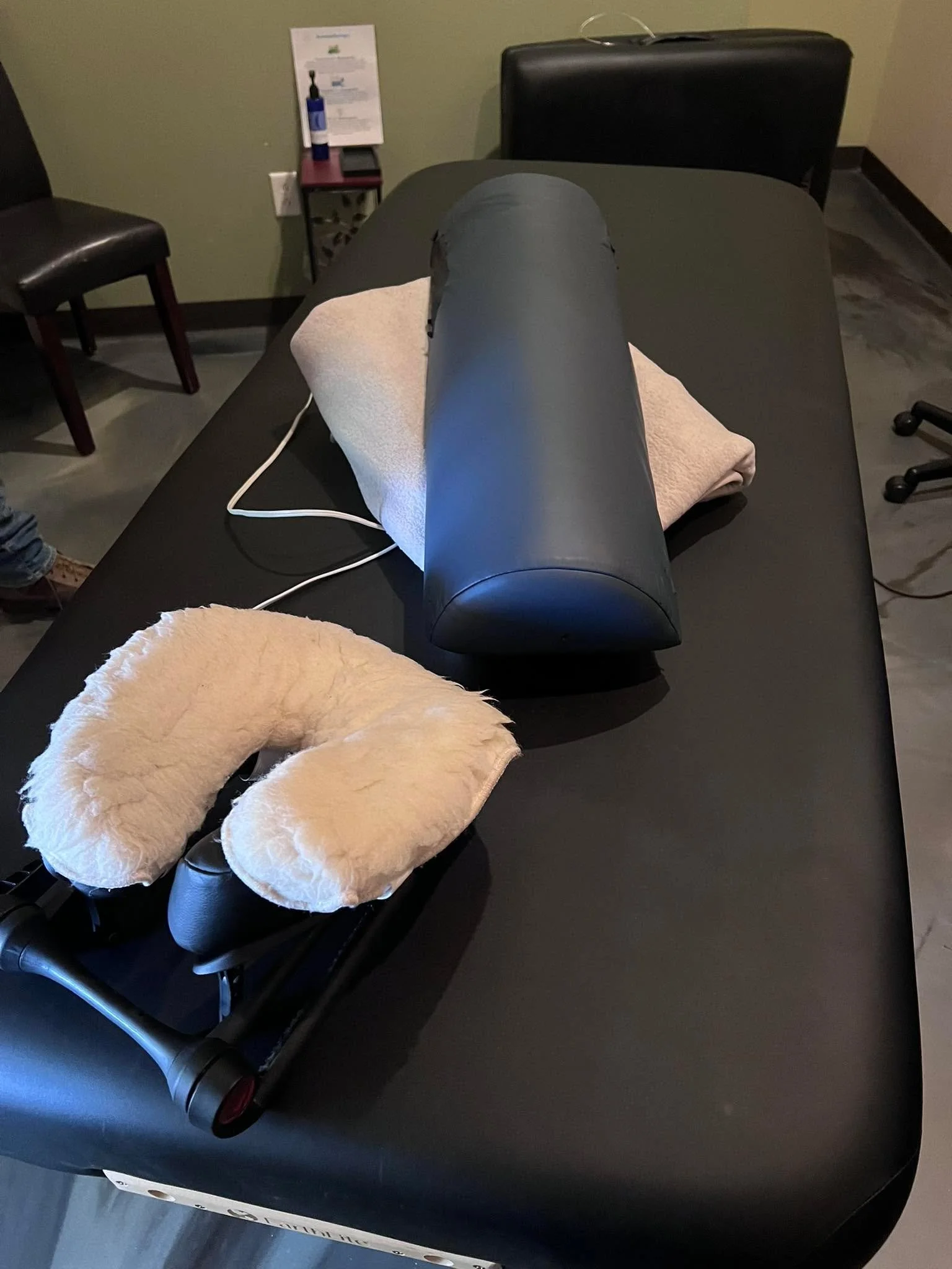 I just said goodbye to my massage table&hellip;. 😭