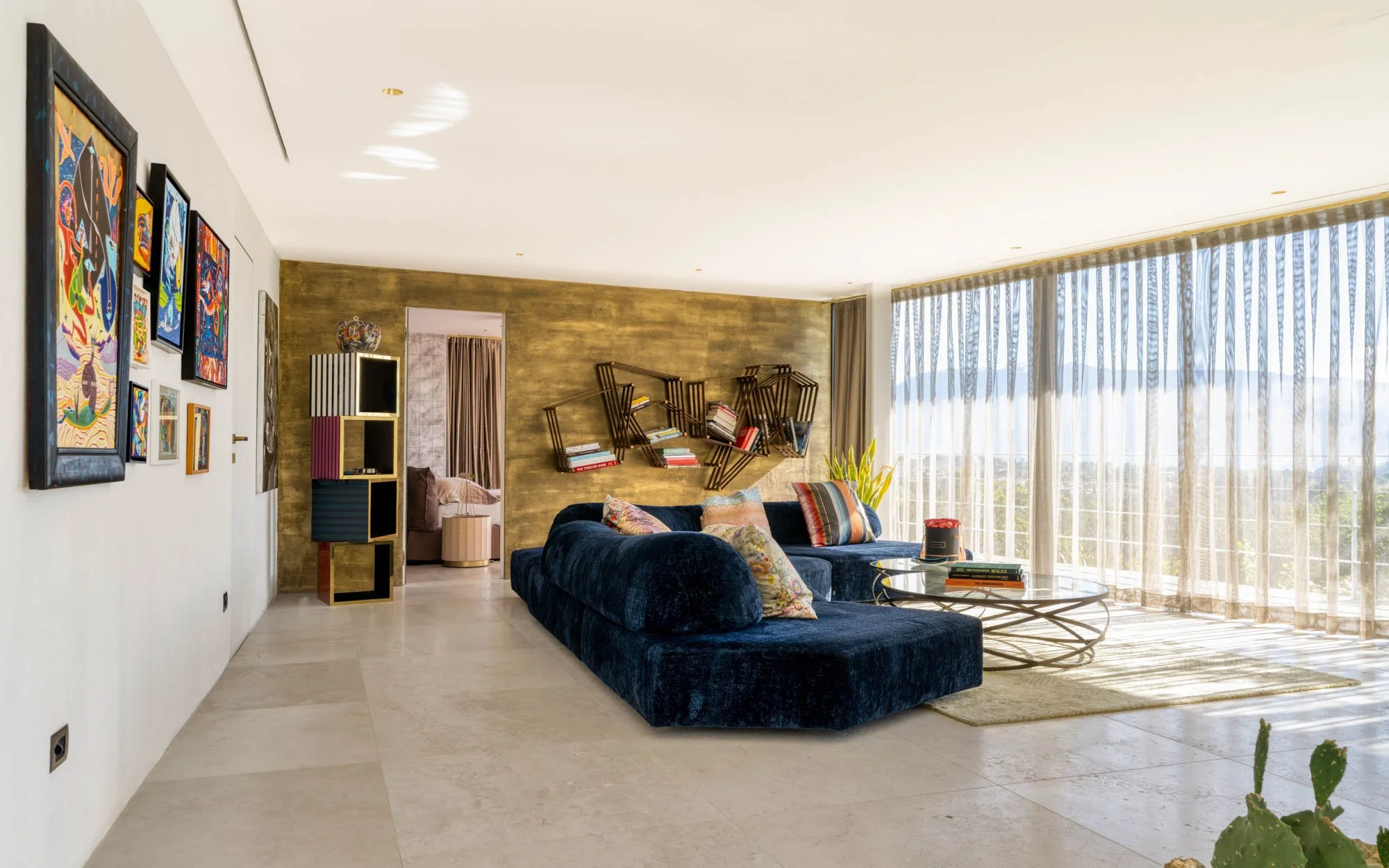 luxuriose-interior-design-fotografie-lago-di-garda-italien-mobeln-von-roche-bobois-mah-jong-edra-und-henge-3.jpg