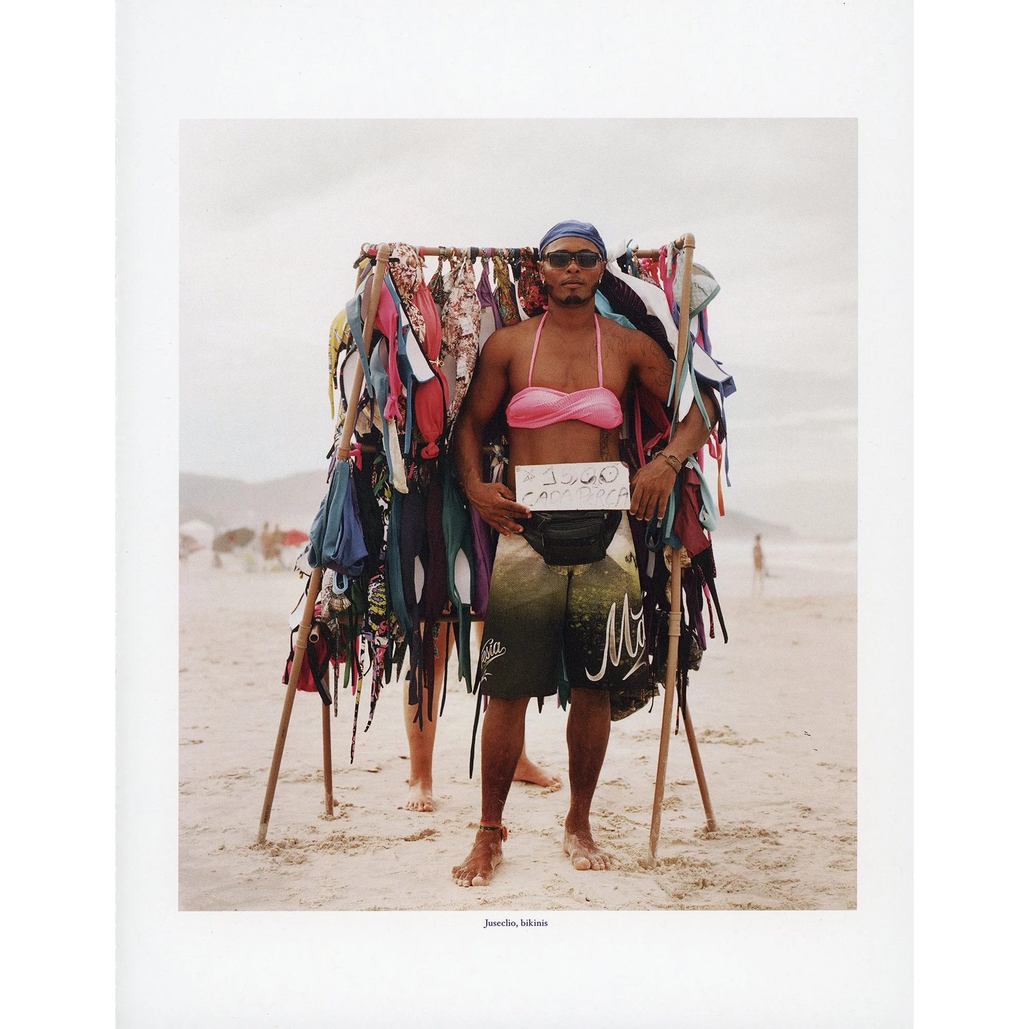 ambulantes-patrick-fraser-art-book-portrait-beach-brazil-bikini.jpg