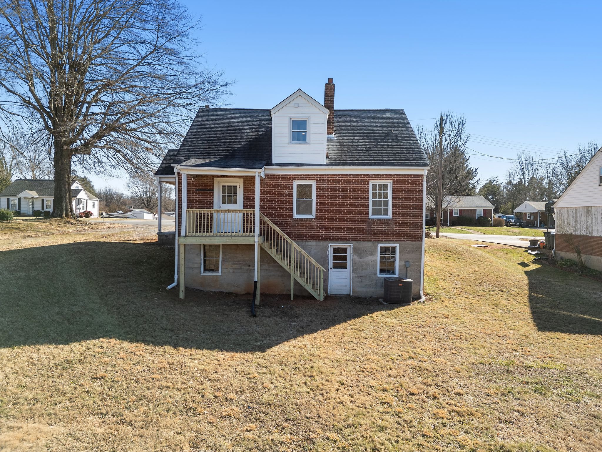 29-218 E John Redd Blvd-MFW Media.jpg