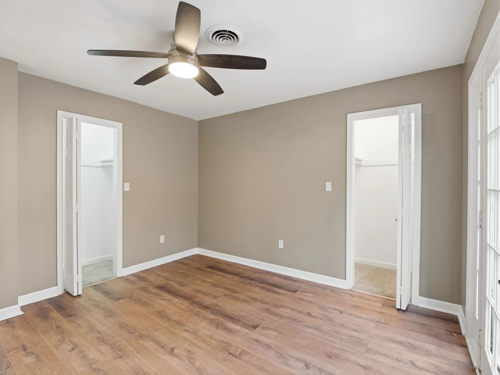 50-4867 Hunting Hills Dr-MFW Media.jpg