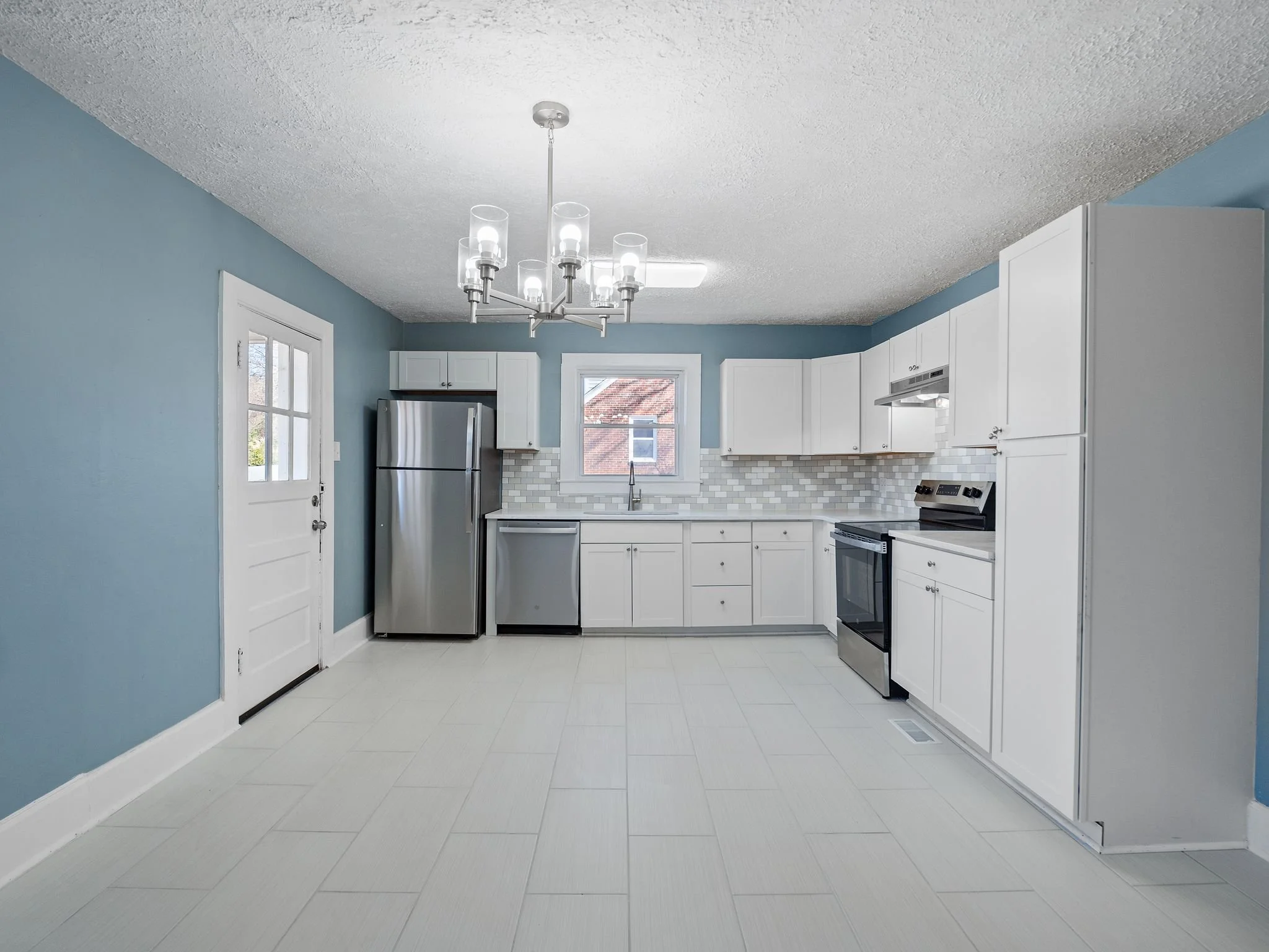 10-218 E John Redd Blvd-MFW Media.jpg