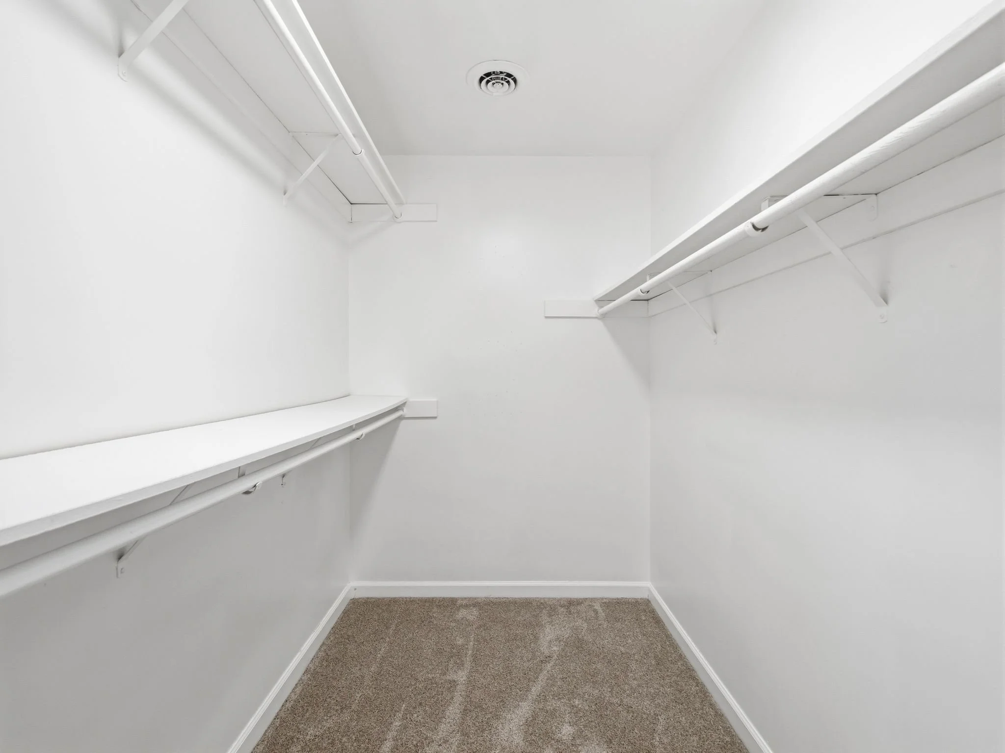 36-4867 Hunting Hills Dr-MFW Media.JPG