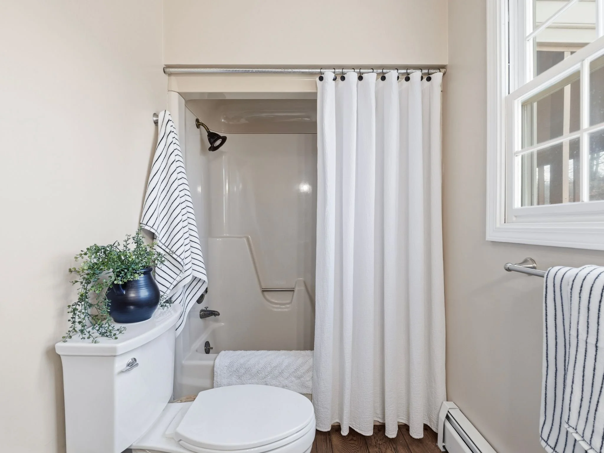 20-4867 Hunting Hills Dr-MFW Media.JPG