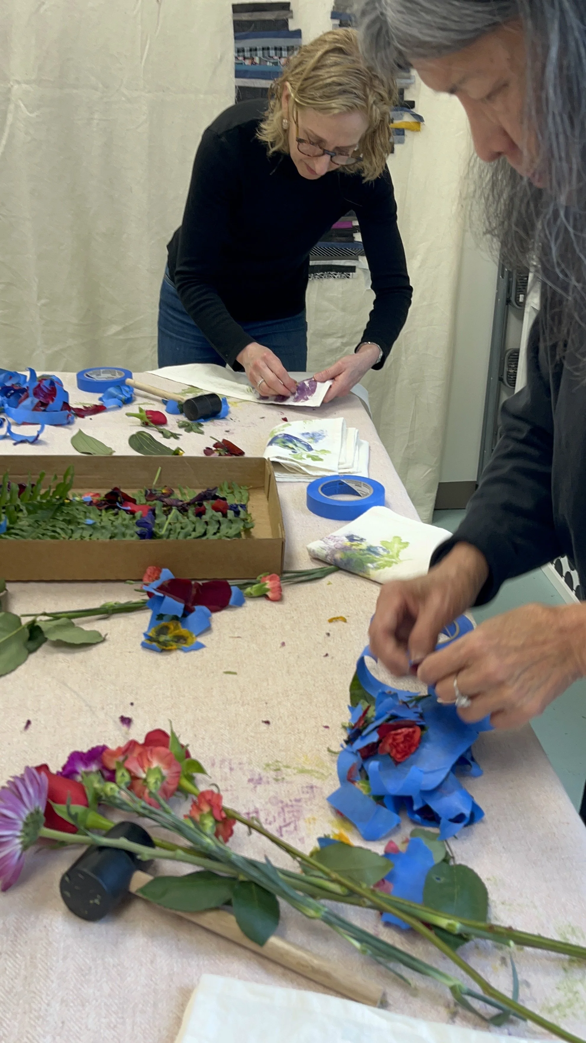 workshop for botanical printing using hammers