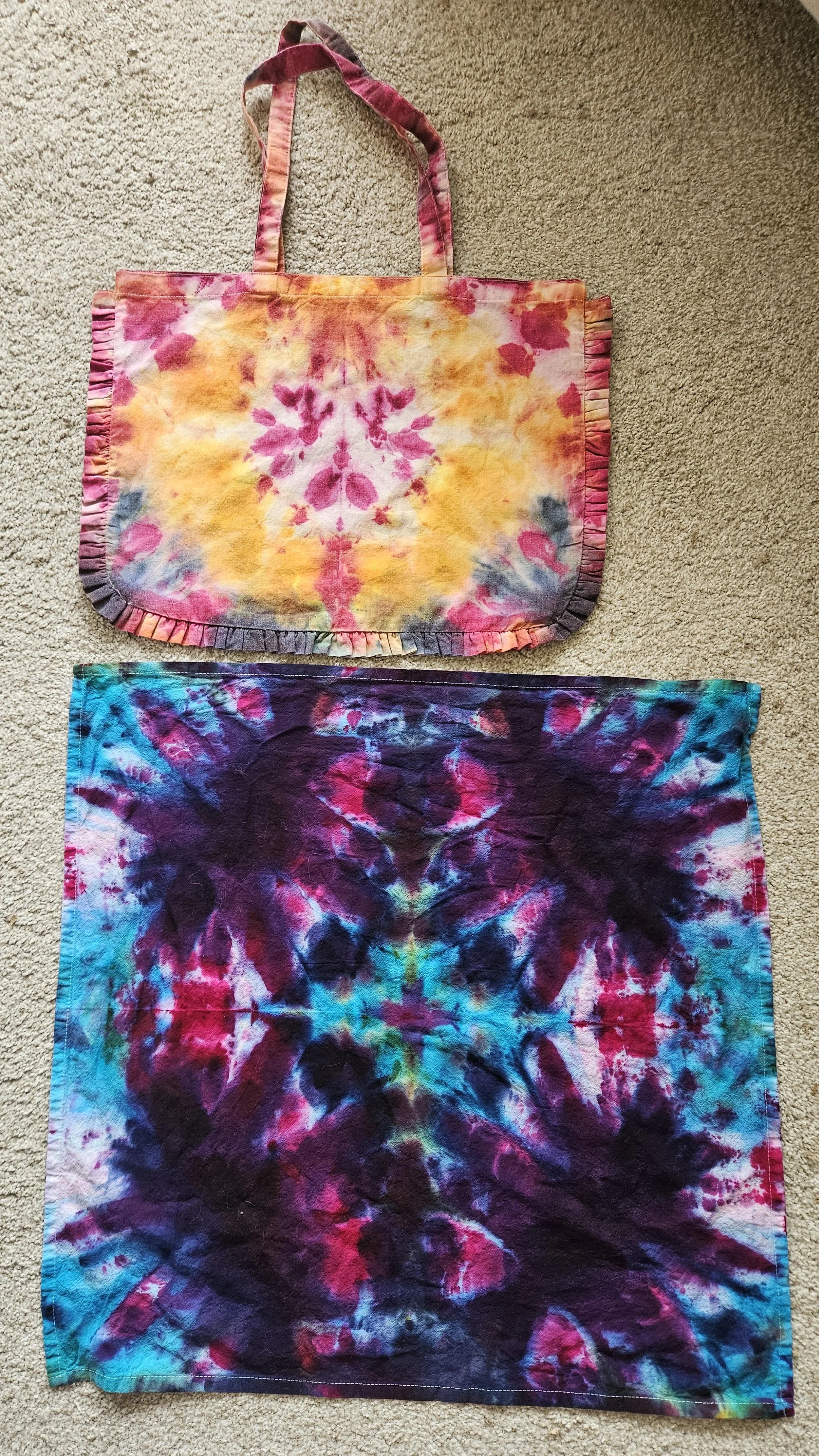 finished ice dye tea towel and ruffle tote