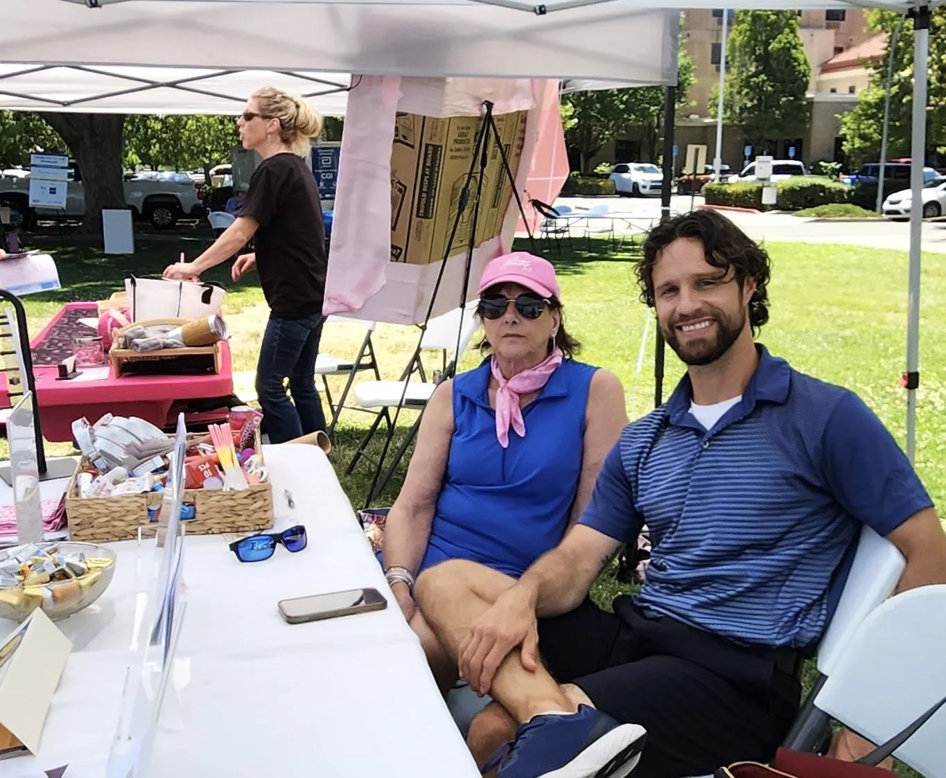 National Cancer Survivors Day 
•  UC Davis Comprehensive Cancer Center  • 

Sierra Cancer Wellness Foundation was honored to participate in UC Davis Comprehensive Cancer Center's National Cancer Survivors Day celebration. We are grateful for the oppo
