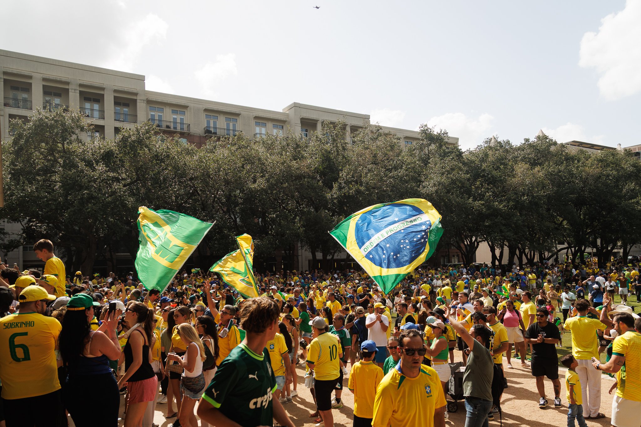 ALLYNADAMS_Brasil Fan Drums_0912-2.JPG