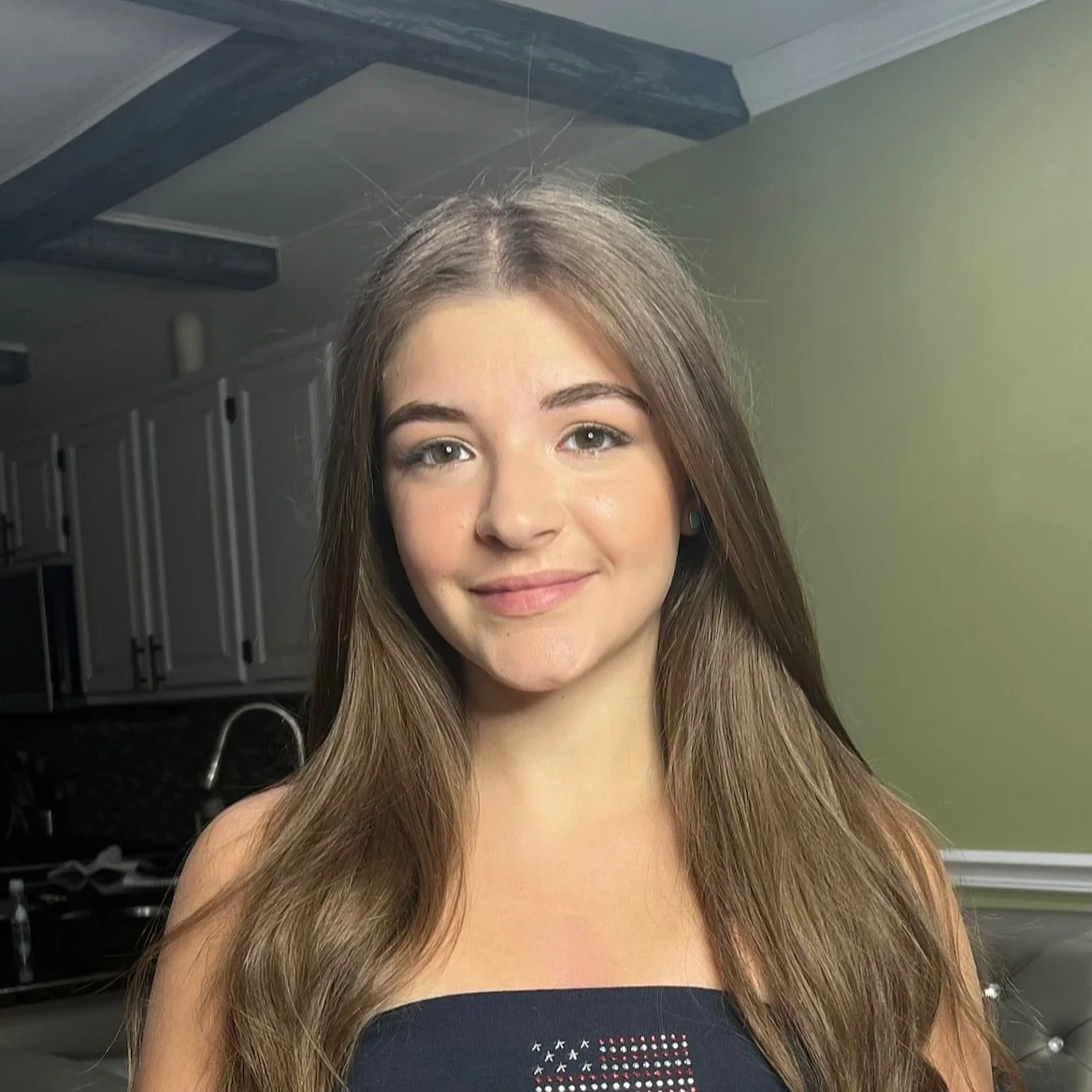 Natural look for a natural beauty🤍💄
Makeup this morning on @toniprocida10 for her senior yearbook photos 🎓