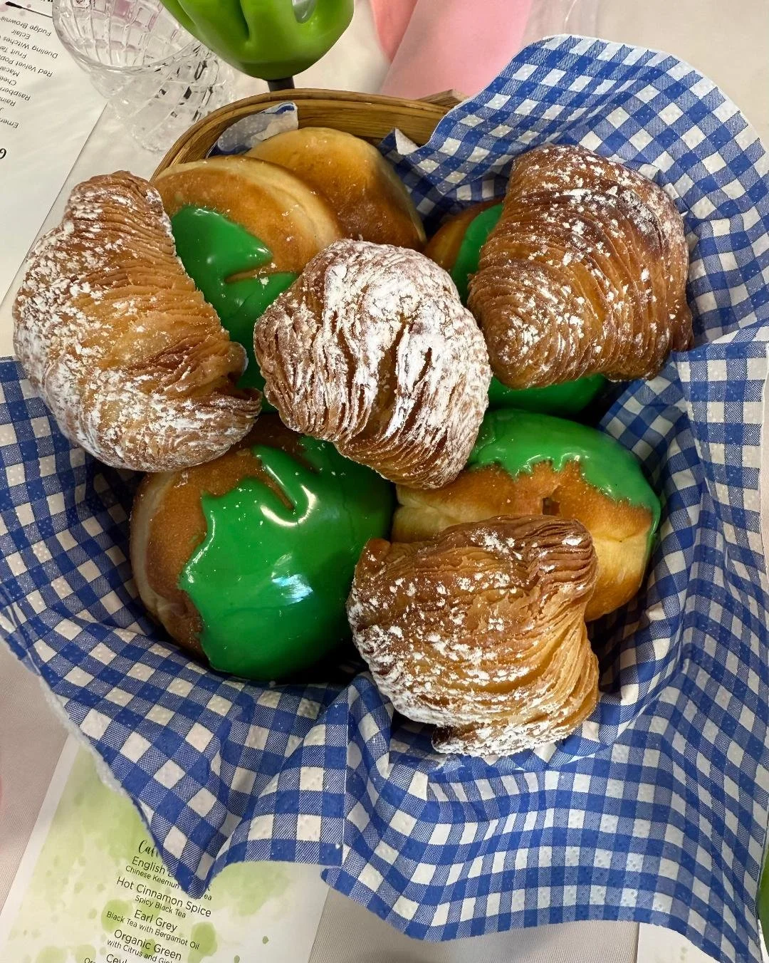 Toto’s breakfast basket