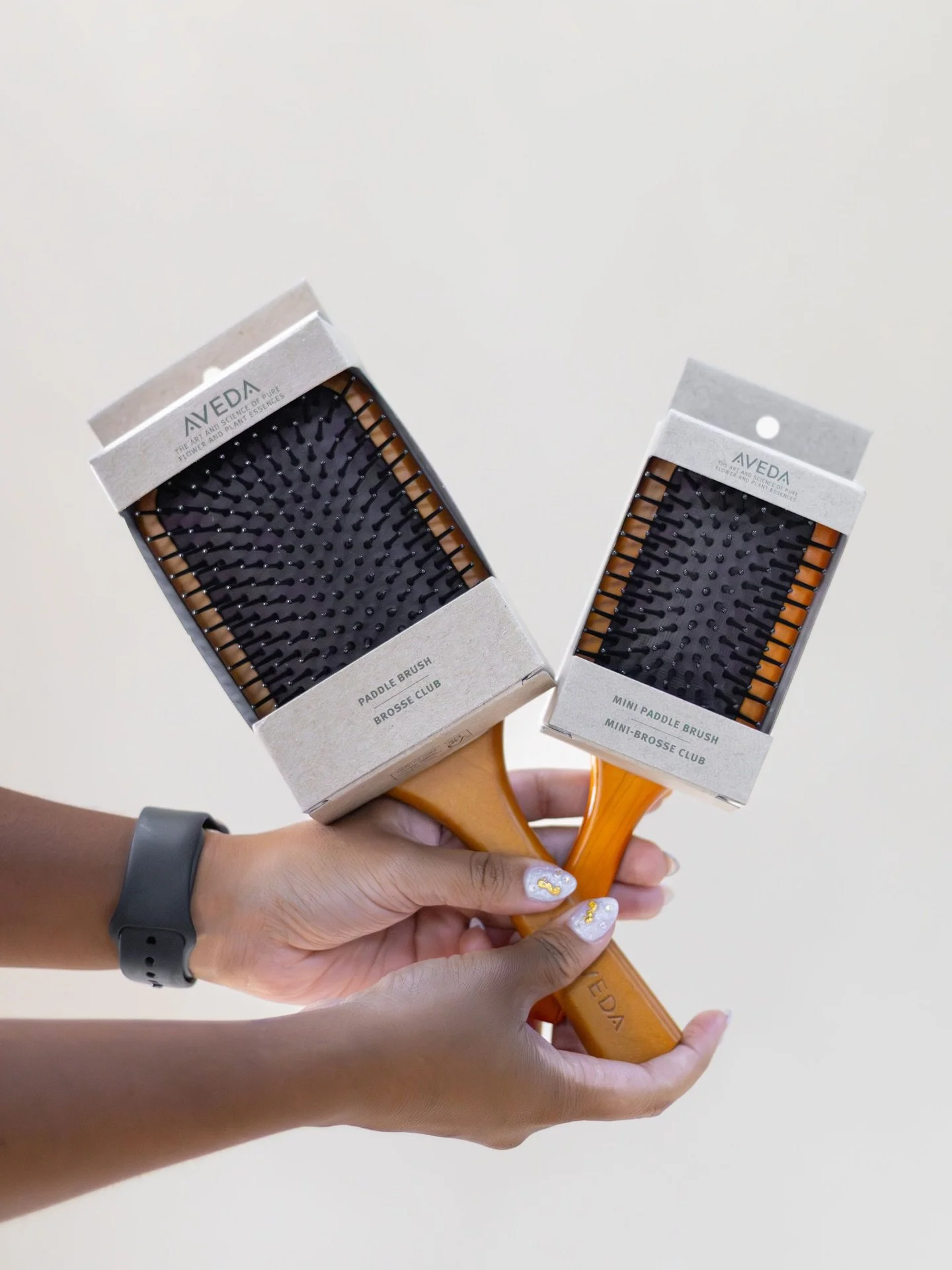Did you know wood paddle brushes actually help with scalp stimulation, gentle detangling, &amp; frizz + static control! 

We sell @aveda&rsquo;s paddle brushes too!! Among lots of other hair &amp; skin care products. Shop in-store or DM us!
