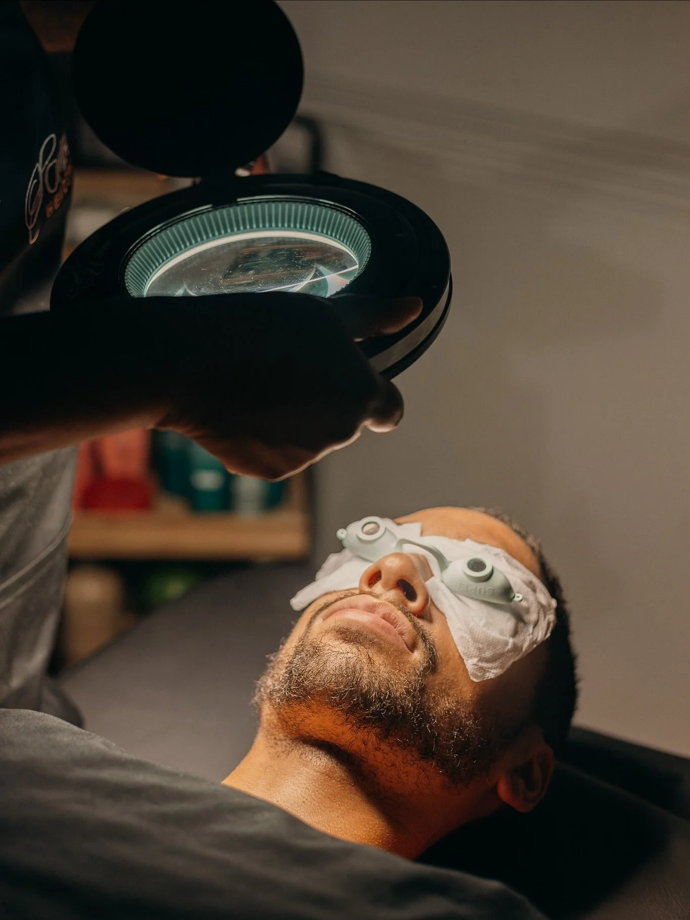 Proof that facials aren&rsquo;t just a &ldquo;girl thing.&rdquo; They&rsquo;re for everyone 🤗

He came for the glow- and left hydrated 🤩 Book with the link in the bio or DM us! 

#avedainfluencers #avedaskincare #facials #nashvilletn