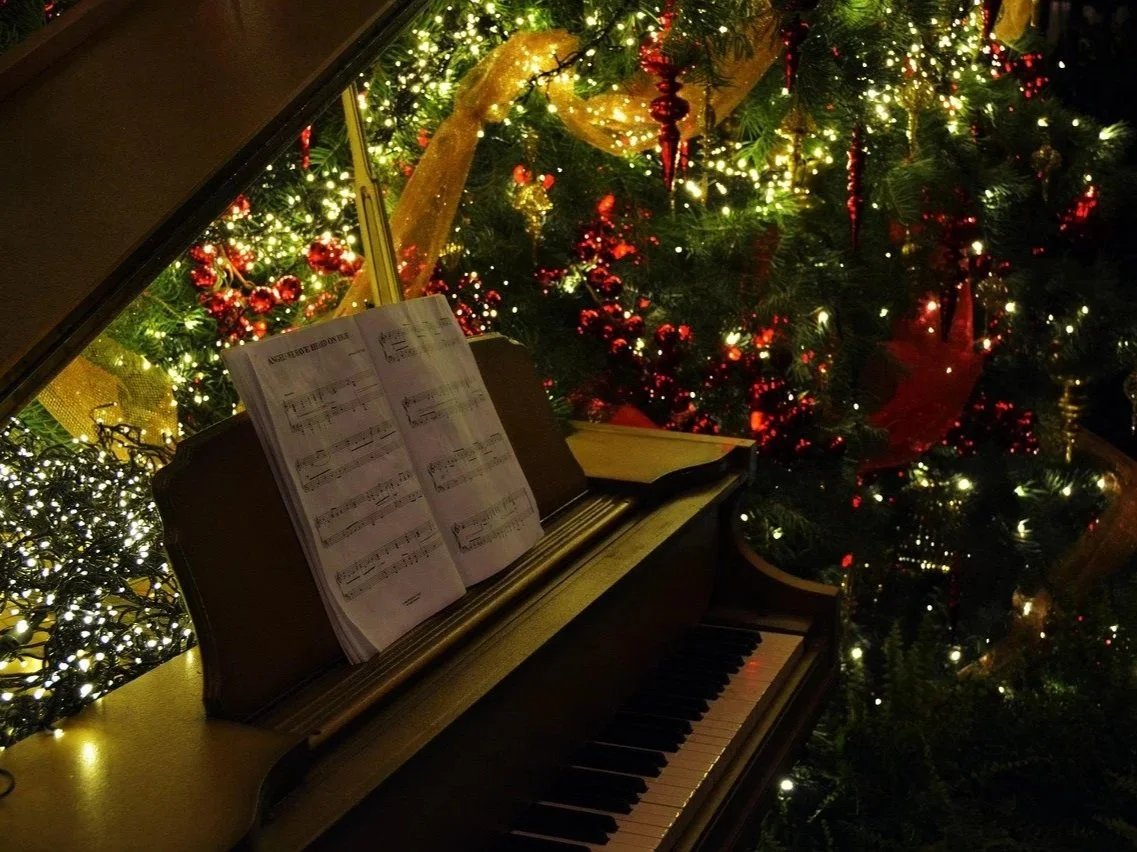 A Christmas Hym with Five Notes (Philippians 2:6-11 ESV) 