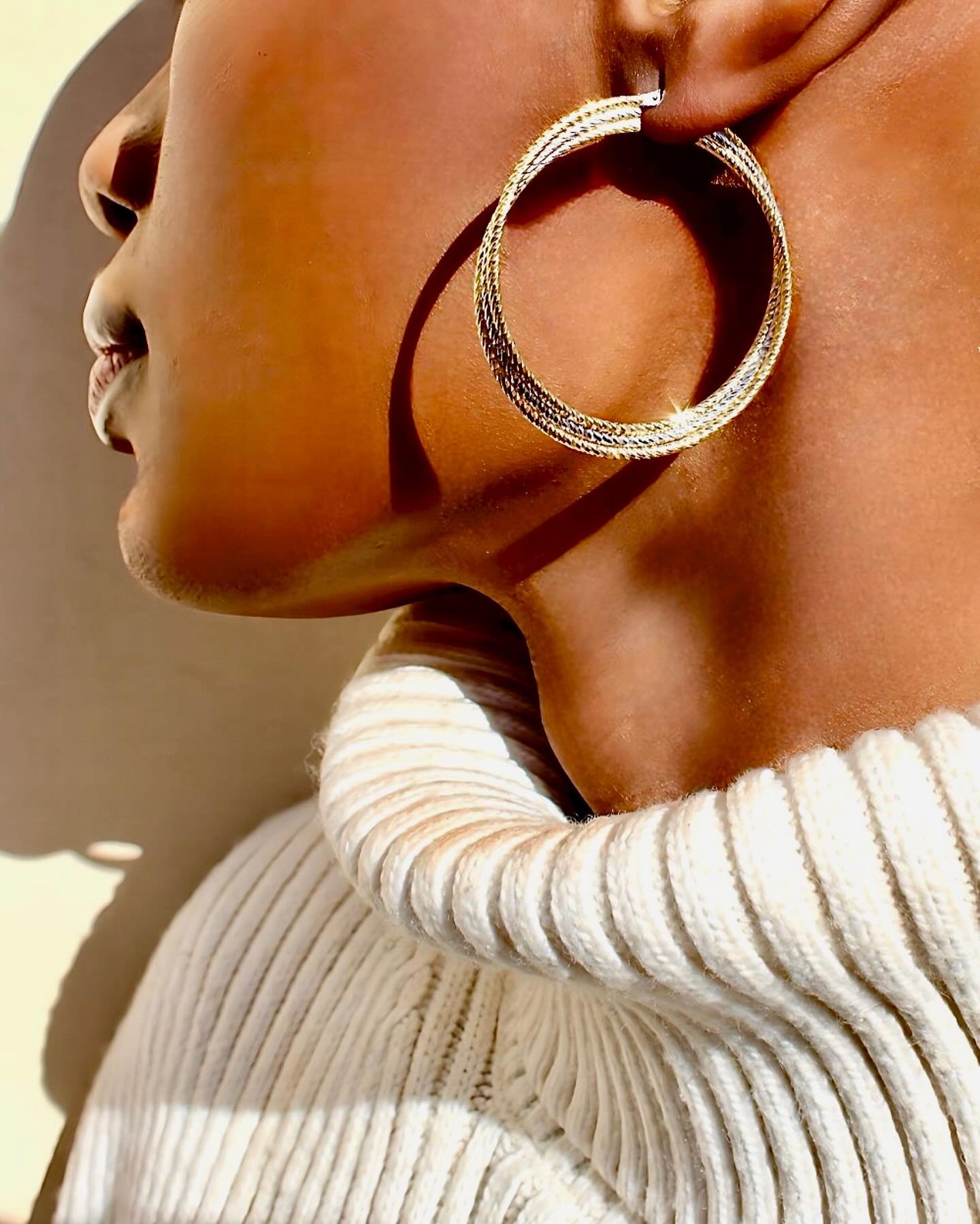 Diamond Cut Loop Earrings ready for Christmas! 🇮🇹 🌲 #sterlingsilver #jewelry #madeinitaly #handmade #yellow #white #rose #tricolor #taxfreeprices #worldwideshipping #mvmitaly.com