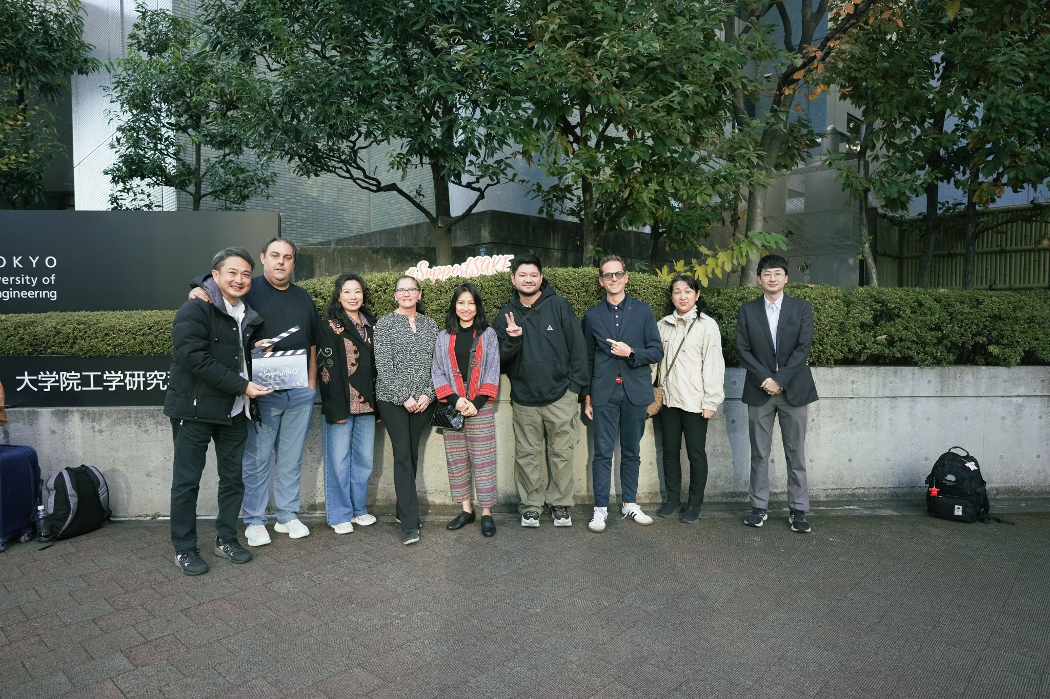 01. 新宿集合写真.jpg