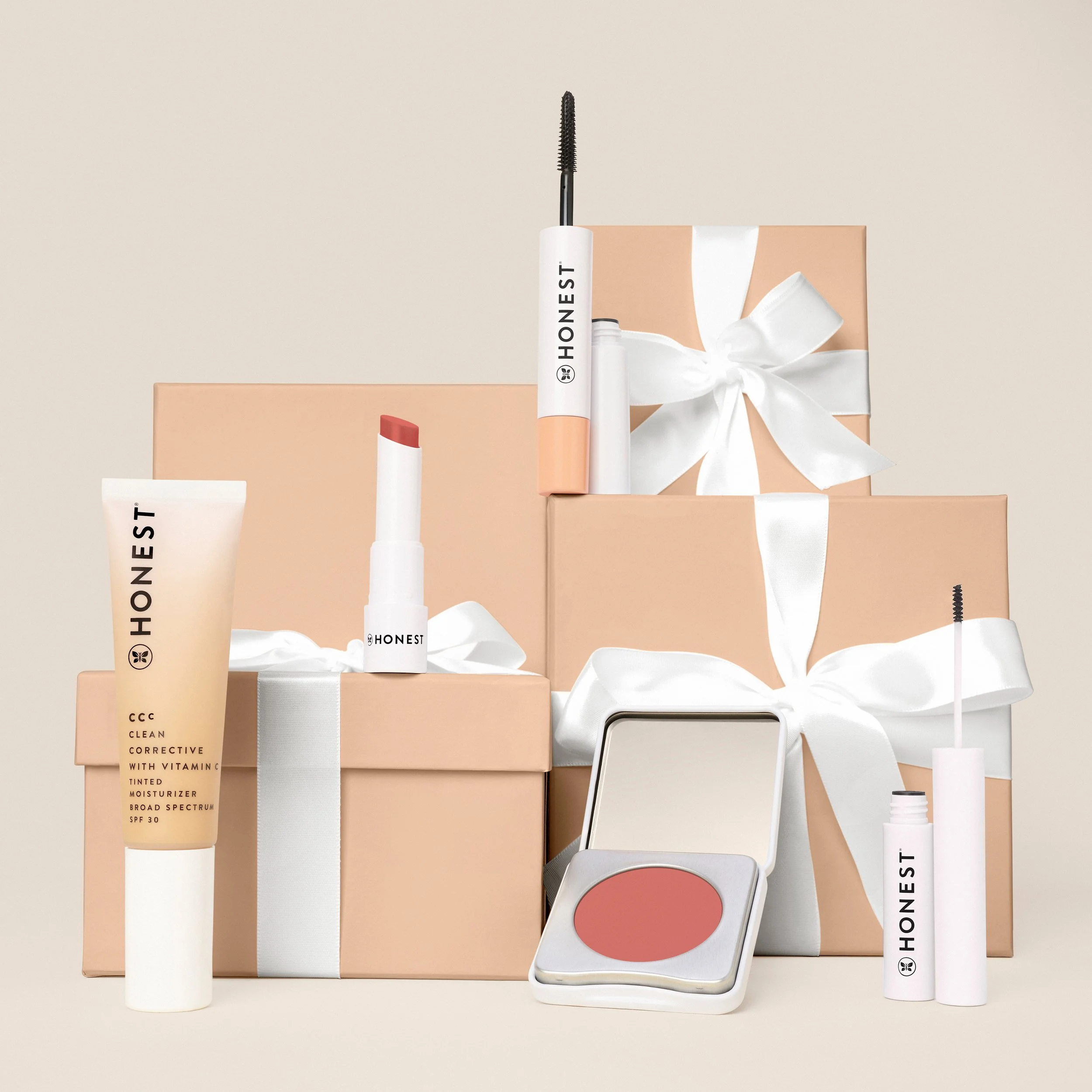B0041NMM0000S_NoMakeupKit_XX_XX_Lifestyle_XX_0001_Holiday24_1x1.jpg
