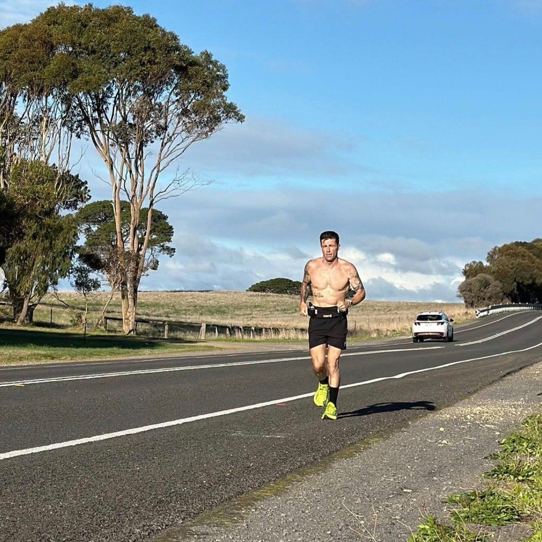 Last weekend we had the privilege to watch @2worldscollidepodcast cross the finish line of his 1042km run at Torrens parade ground in Adelaide. Starting in Melbourne, the run took 23.5 days and he averaged 45km a day. 

Sam has an ex military backgro