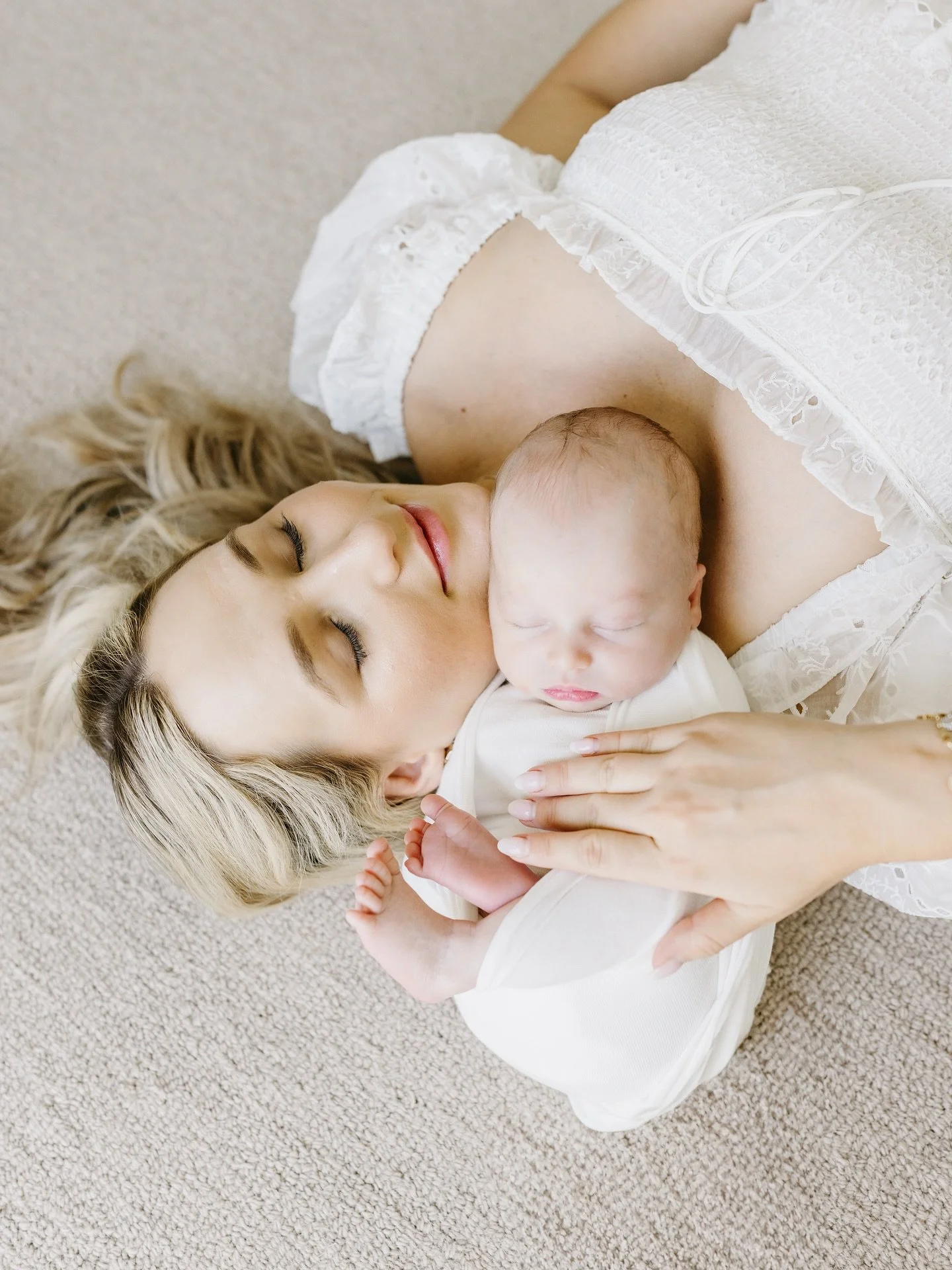 Advice I would give my postpartum self&hellip;

Surrender to this season.
Accept the slowness, the exhaustion, the hazy beauty of the newborn bubble for exactly what it is, a season. One that will pass all too quickly&hellip; thankfully, but in a hea