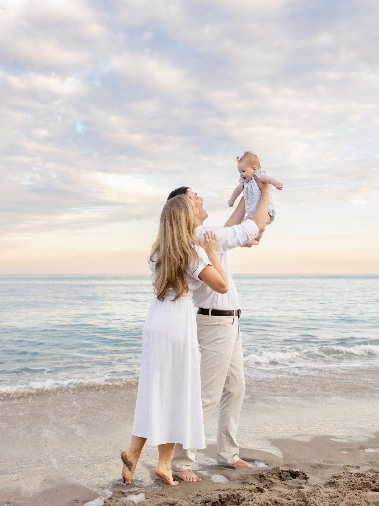 Families who come back every year aren&rsquo;t just booking a session they&rsquo;re trusting me with a chapter of their story. With the way this season of life actually looked. The baby croissant arms, the missing teeth, the way your littles still re