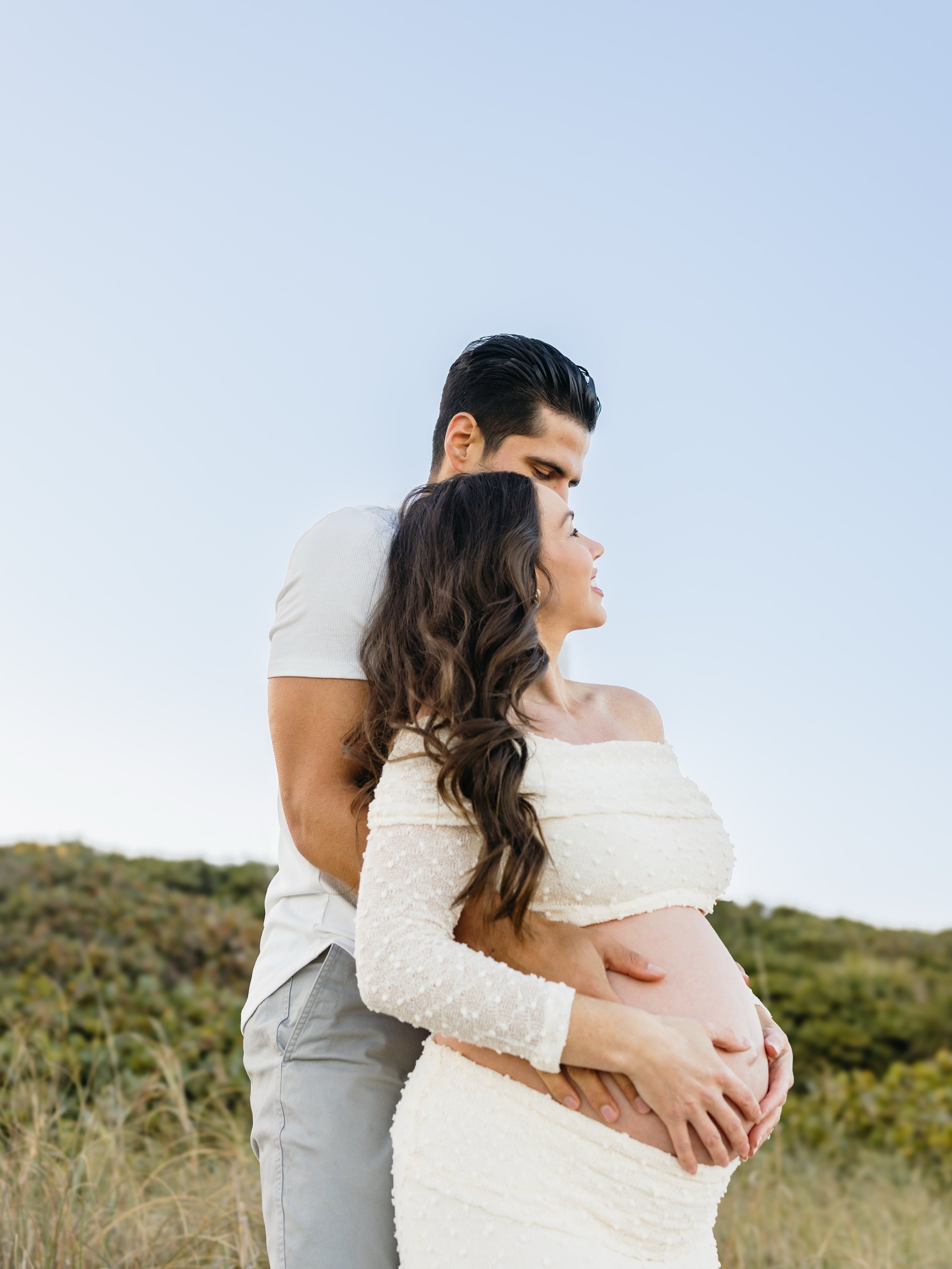 So you are pregnant, you are glowing, and somewhere between the nursery planning and the baby shower you thought &mdash; I NEED to document this. And you are so right! Your bump is one of the most beautiful and fleeting things you will ever experienc