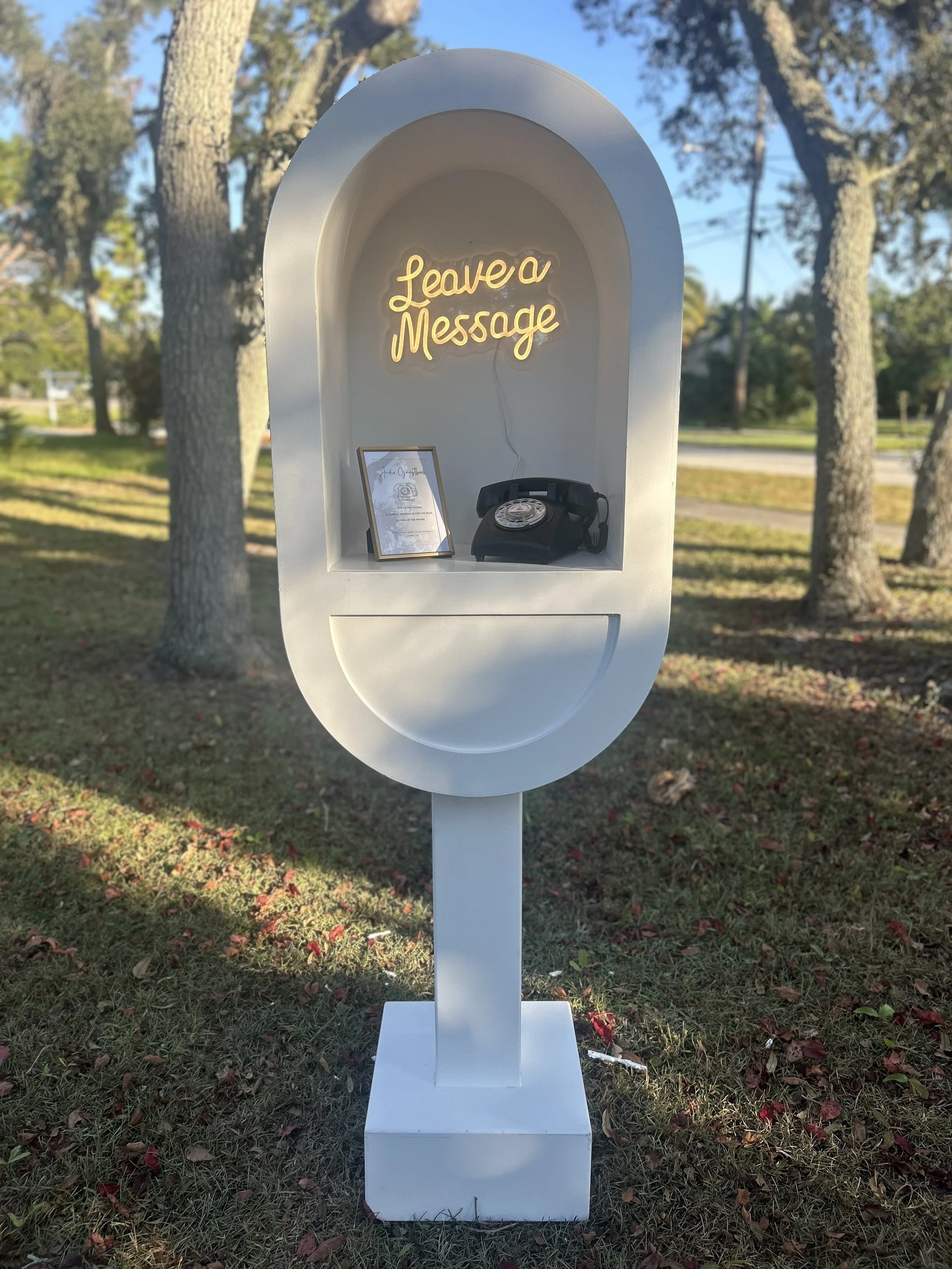 Audio Guestbook Phonebooth