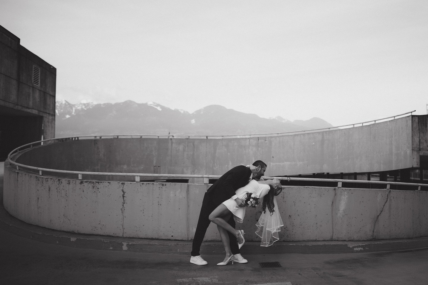 A city elopement in Vancouver. 

@amandacoldicuttphoto 
@seatoskyofficiant 
@damesanddolls