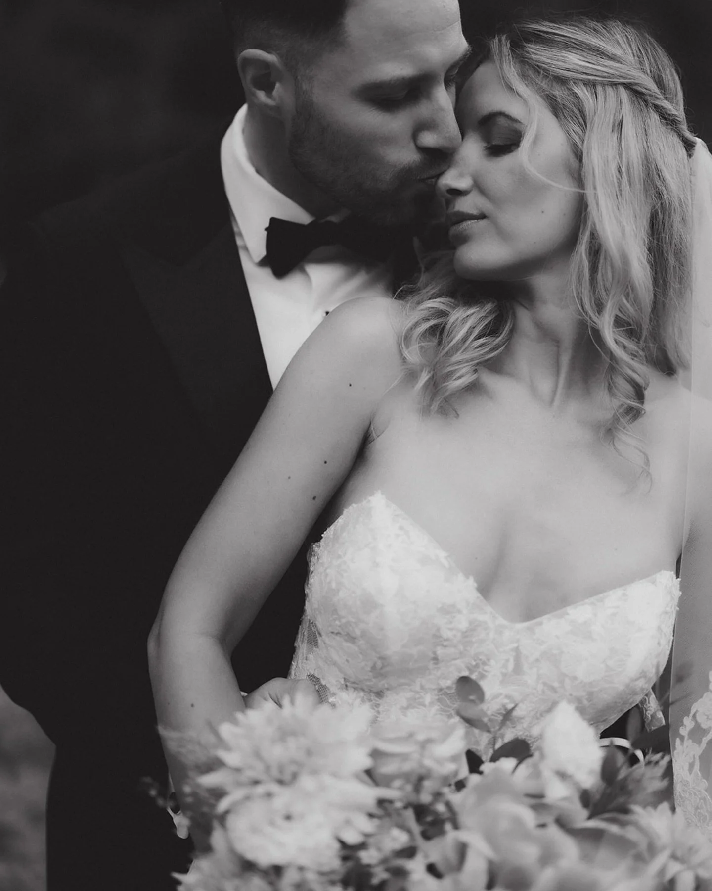 Spring &amp; summer are filling with elopements &amp; I cannot wait to document all this epic love. 

Want to snag a date? Hop onto the link in profile to get in the calendar. ❤️