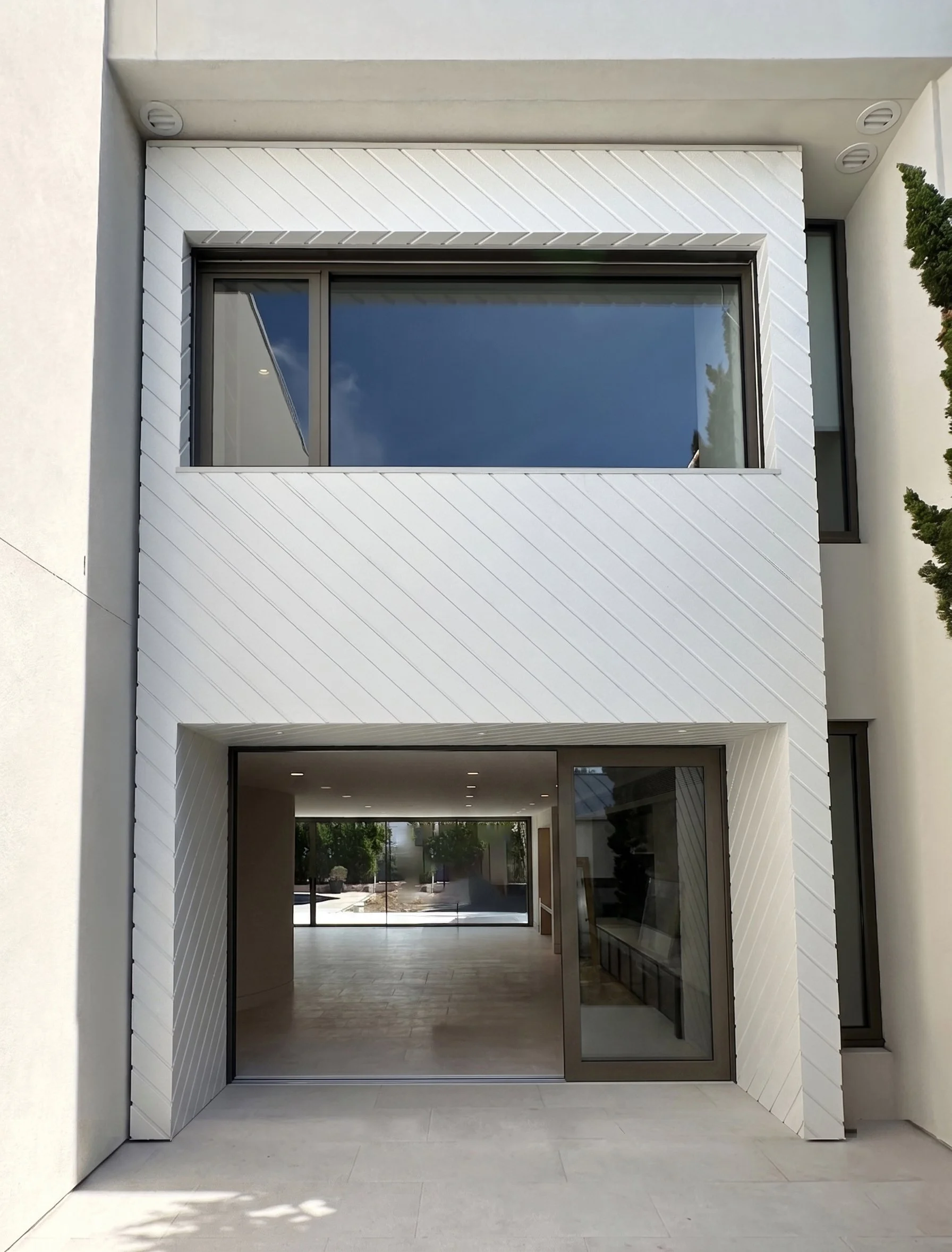 Dover-Heights-Courtyard-Cladding.jpg