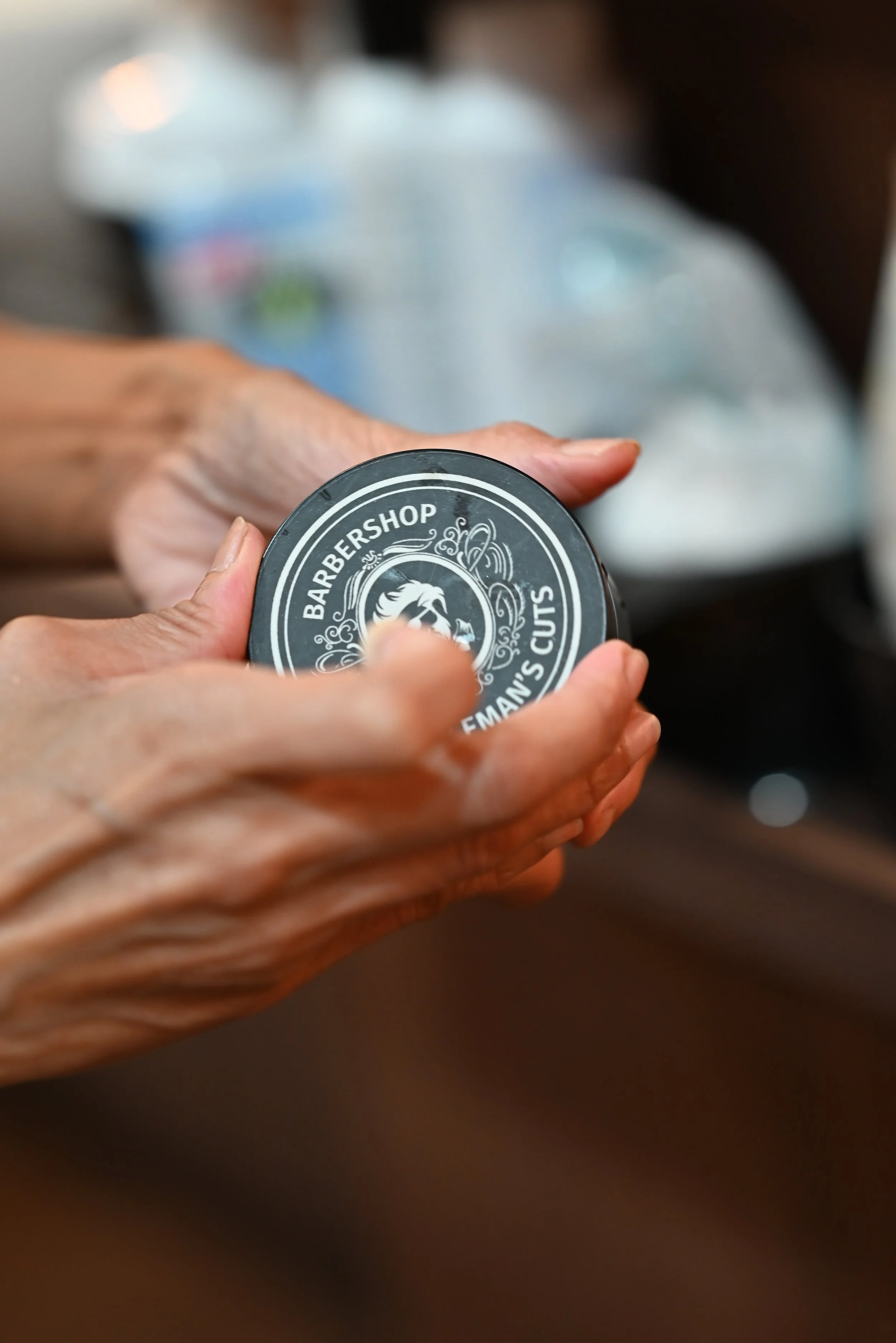 Matte Pomade vs. Hair Powder – Which One’s Right for You?