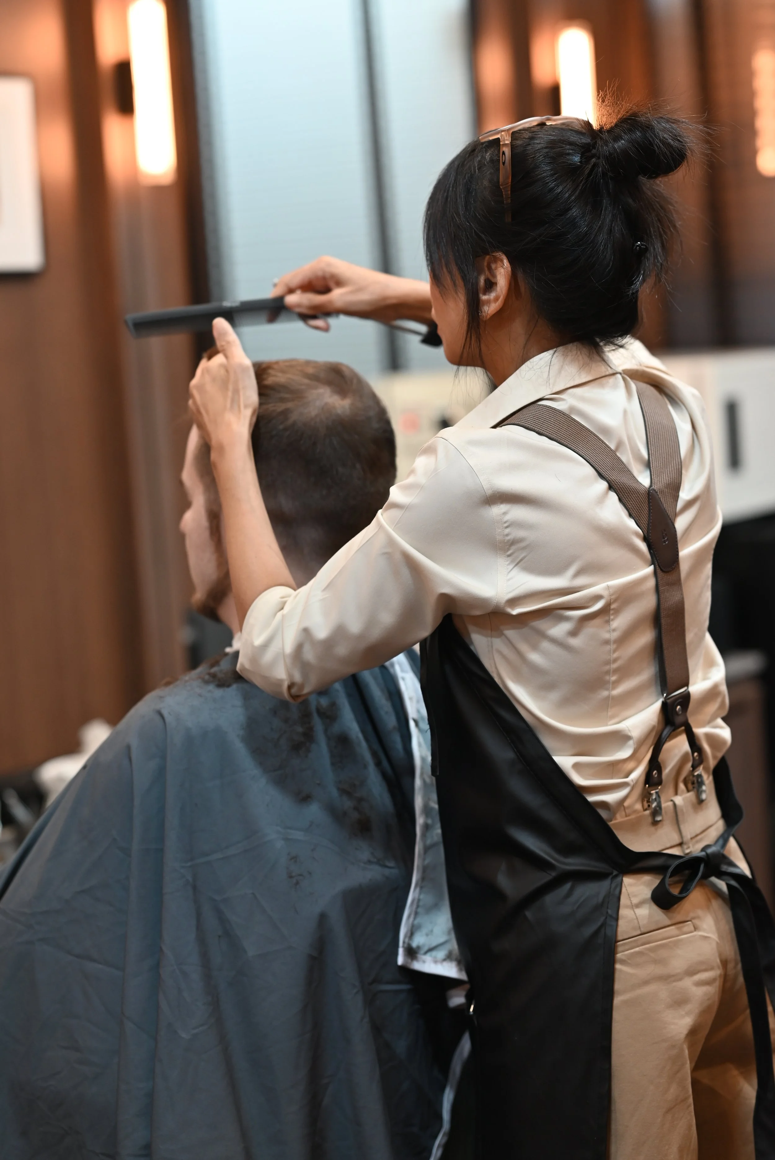 🧴 Oily Scalp in Men: Why It Happens and How to Fix It