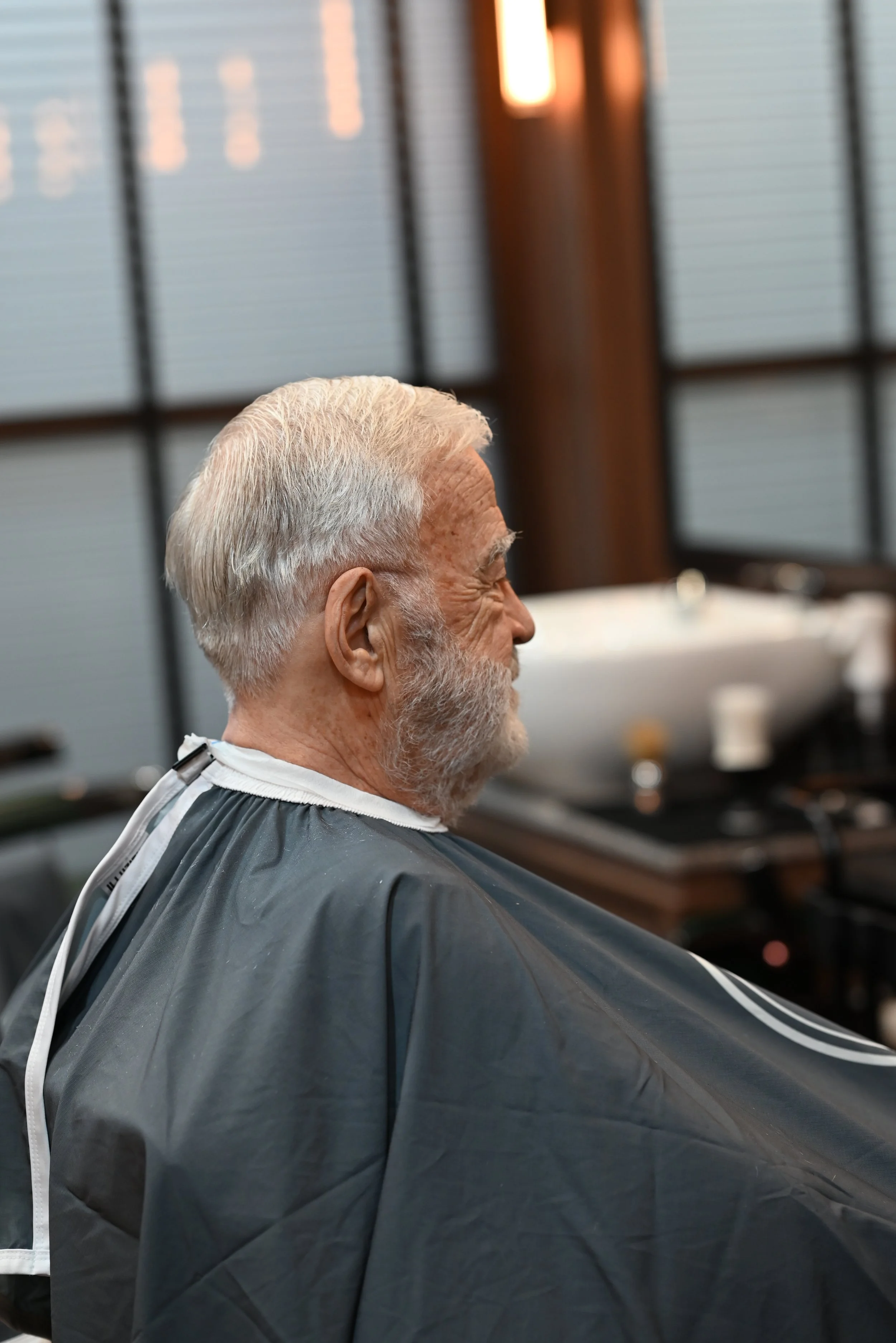 Taper vs Fade: How to Choose the Right Cut for Your Face Shape