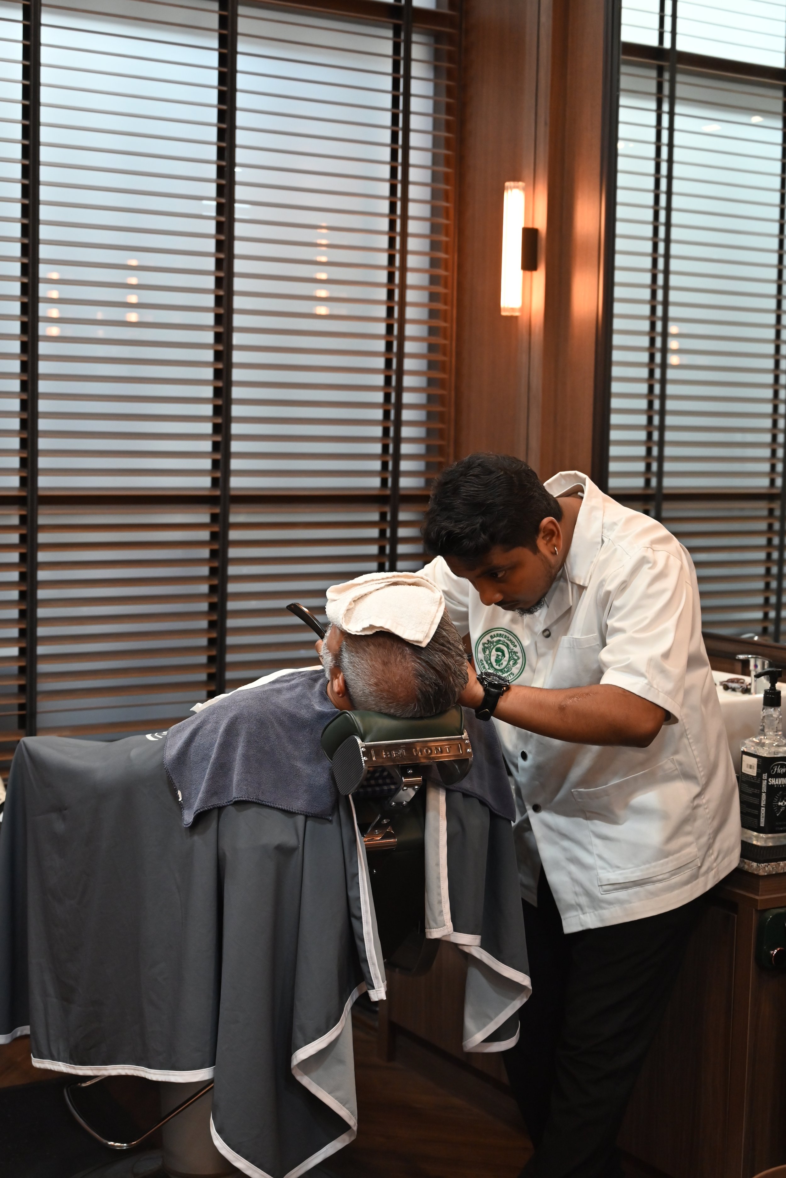 Beard shaping with razor finish for clean cheek and neckline lines