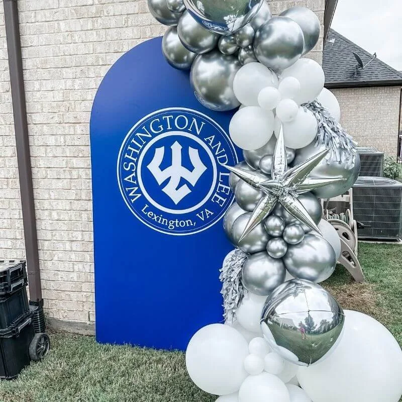 13-2-events-graduation-balloons-silver-white-with-royal-blue-washington-and-lee-backdrop.jpg.jpg