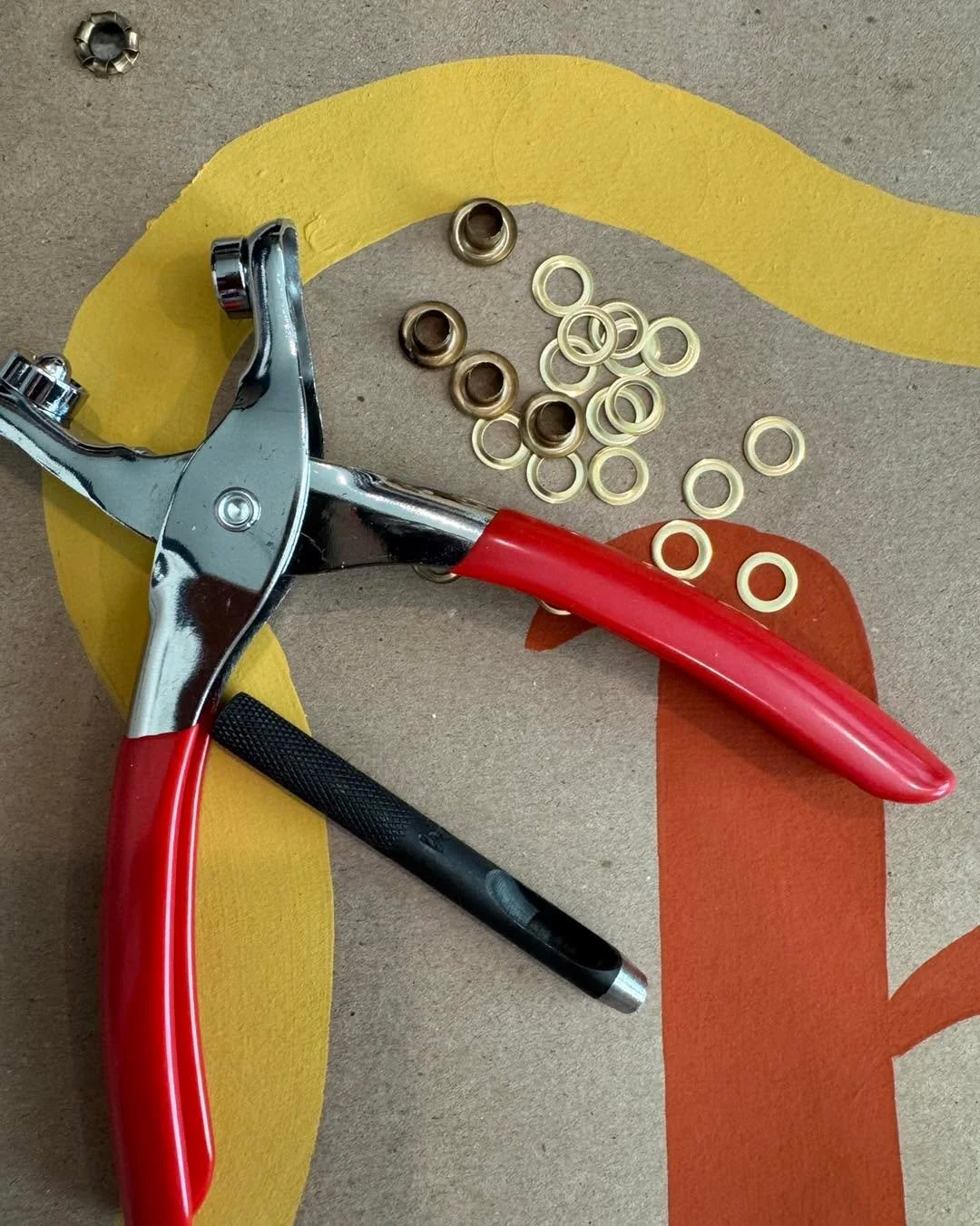 Hey banner artists!  Do you grommet? 

It&rsquo;s  not just about painting a beautiful banner.  The finishing details matter too.

Adding grommets makes hanging easier, protects the banner from tearing, and gives it a more professional, long-lasting 