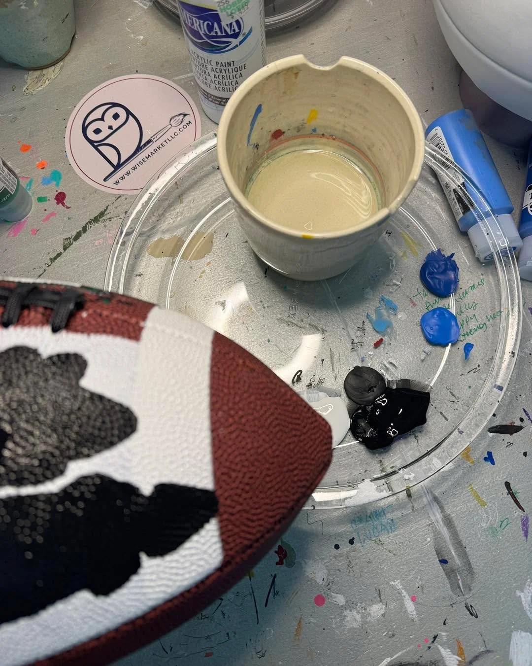 POV: is it just me or do you also dislike black paint being your first brush rinse in a clean water cup?  #smallbusiness #wisemareketllc #artistsoninstagram #artistlife