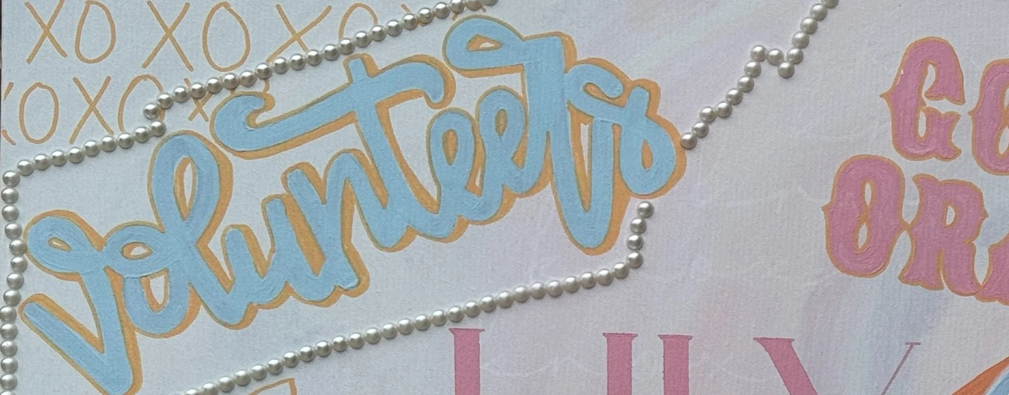 custom-college-canvas-pearl-lettering-detail.jpg
