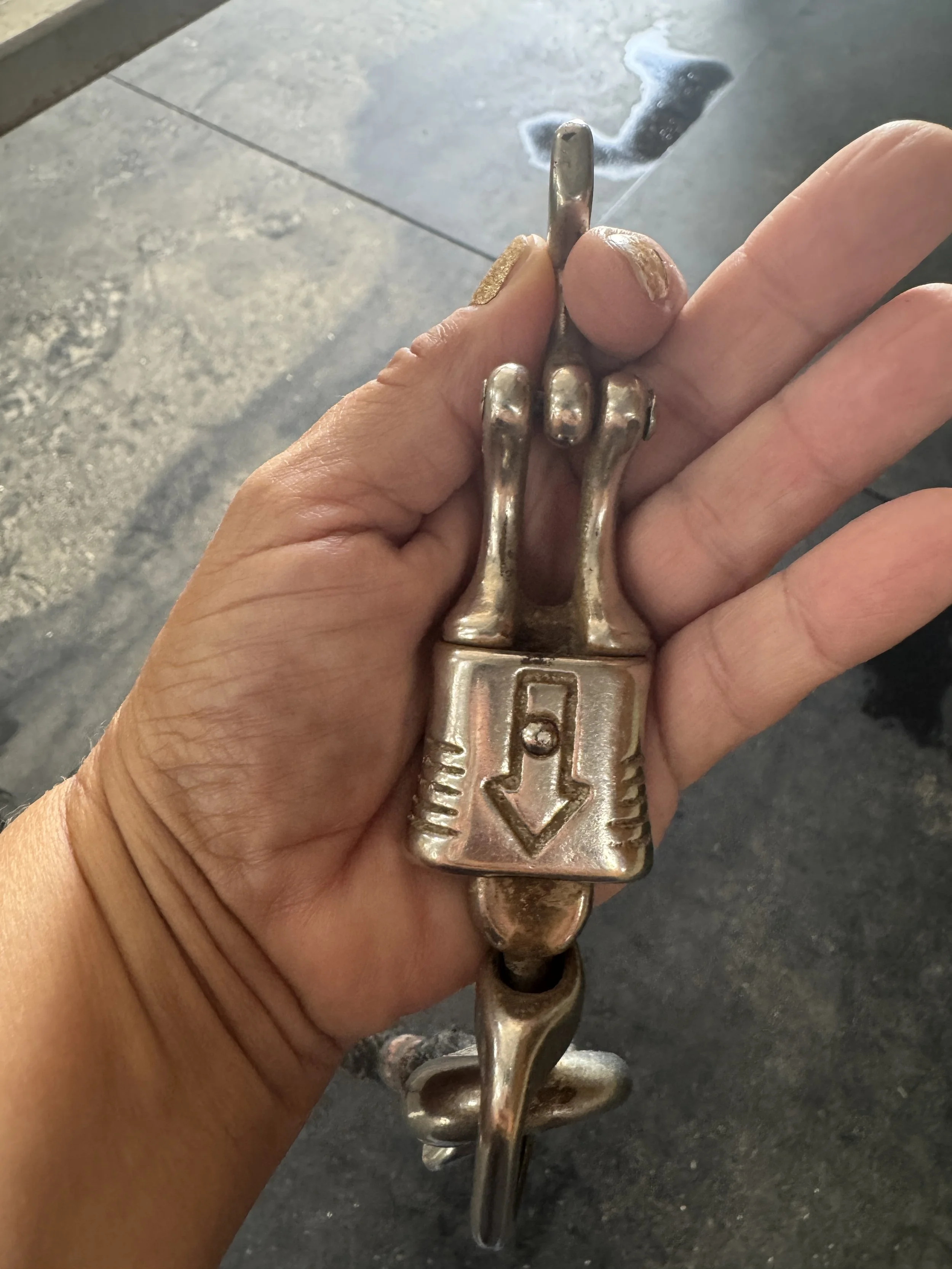 Quick Release Snap for the cross ties in case of emergency