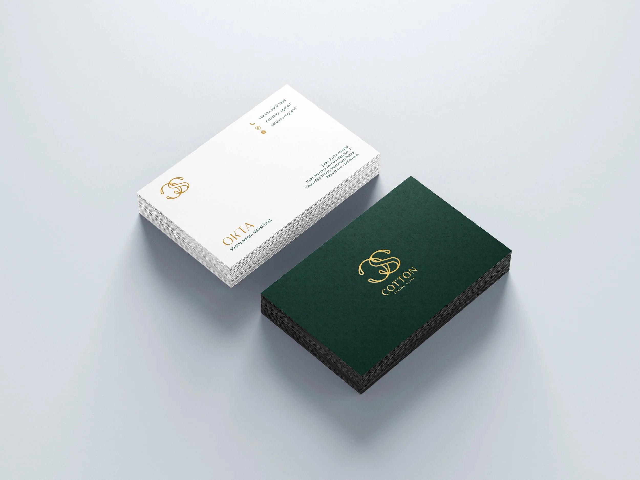 Bussiness Card Mockup (3).jpg